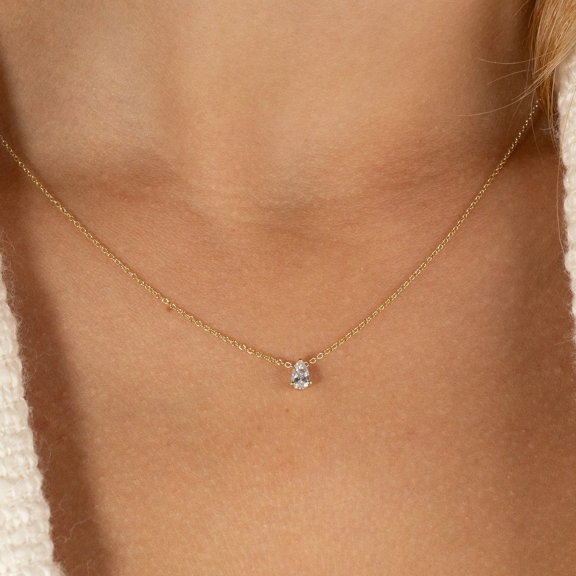 SOLITAIRE PEAR-CUT LAB-DIAMOND PENDANT - 0.25ct - YG - Image 5