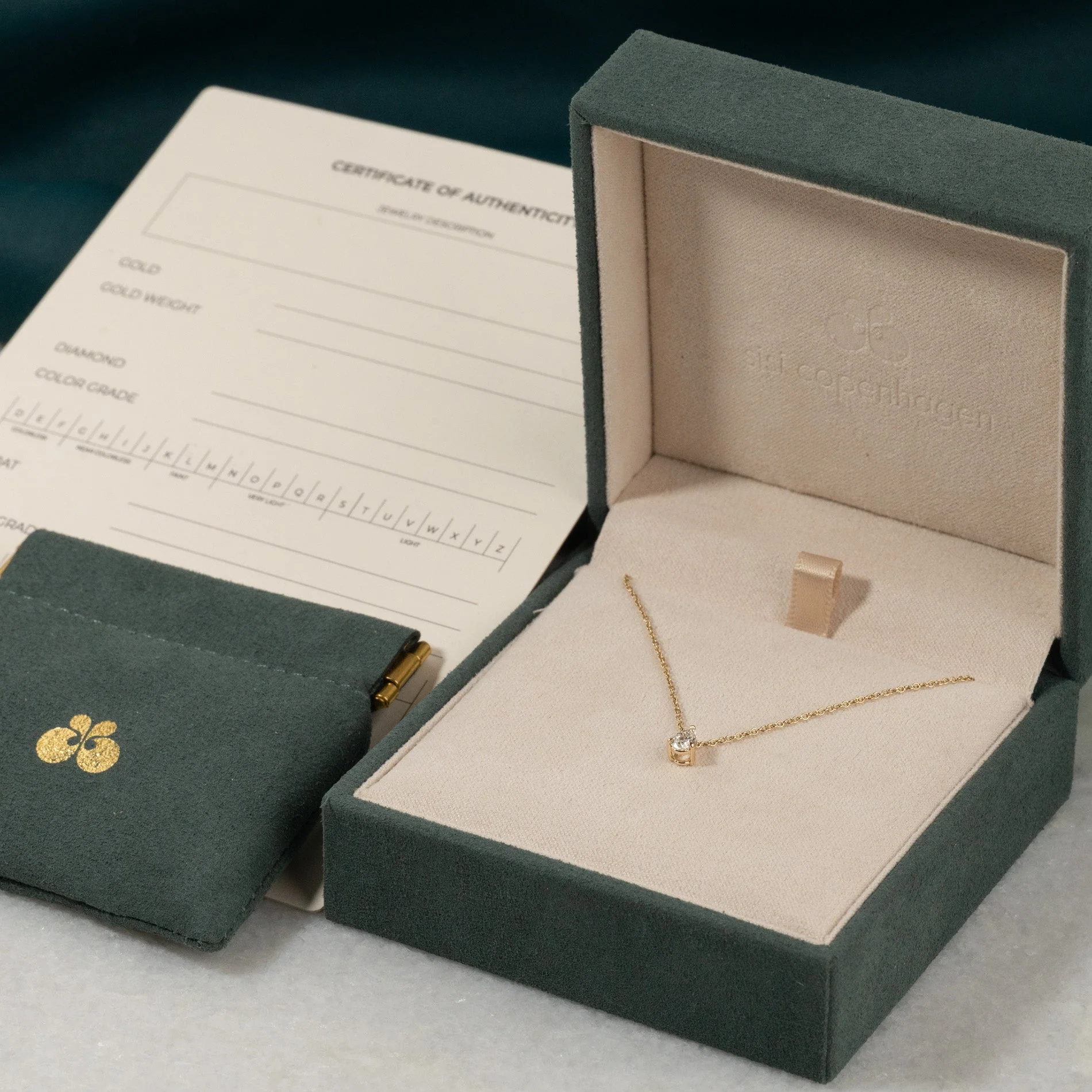 SOLITAIRE PEAR-CUT LAB-DIAMOND PENDANT - 0.25ct - YG - Image 9