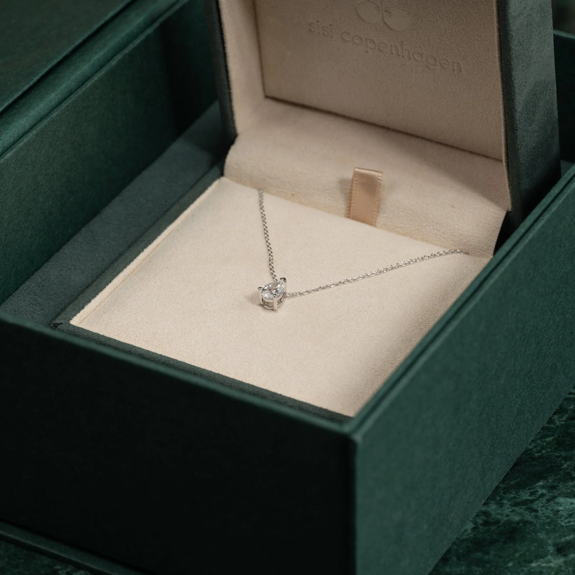 SOLITAIRE PEAR-CUT LAB-DIAMOND PENDANT - 0.65ct - WG - Image 13