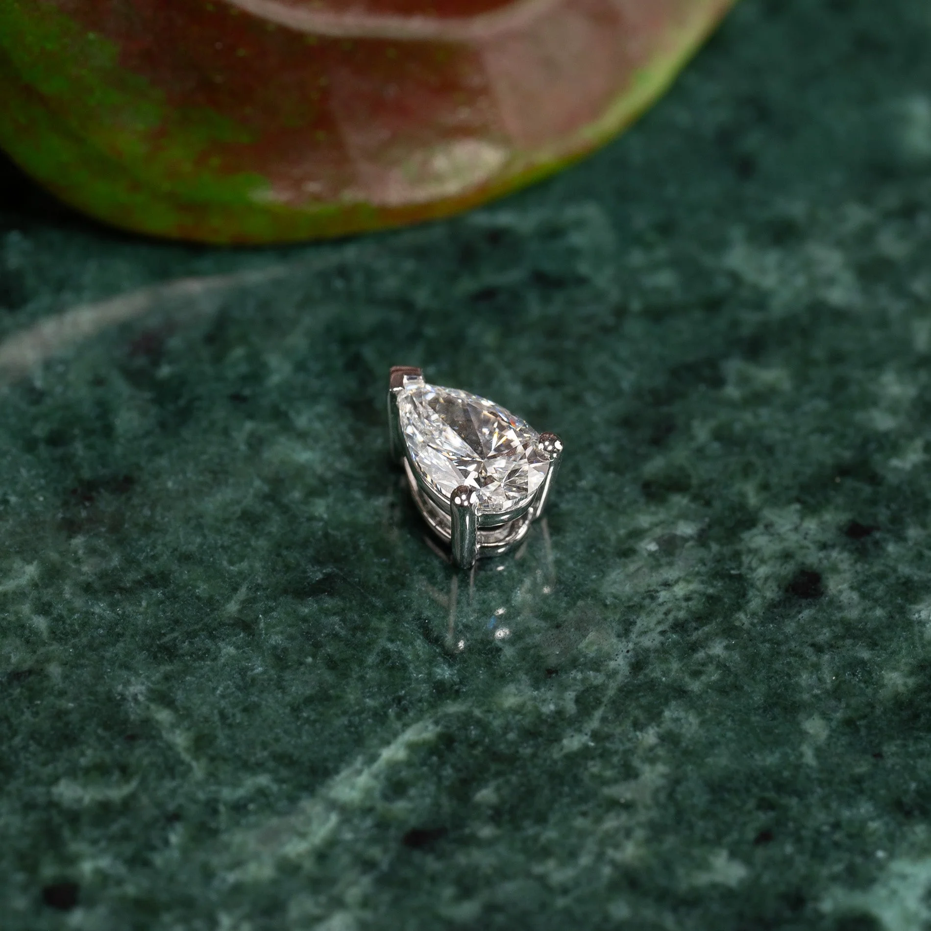 SOLITAIRE PEAR-CUT LAB-DIAMOND PENDANT - 0.65ct - WG - Image 3
