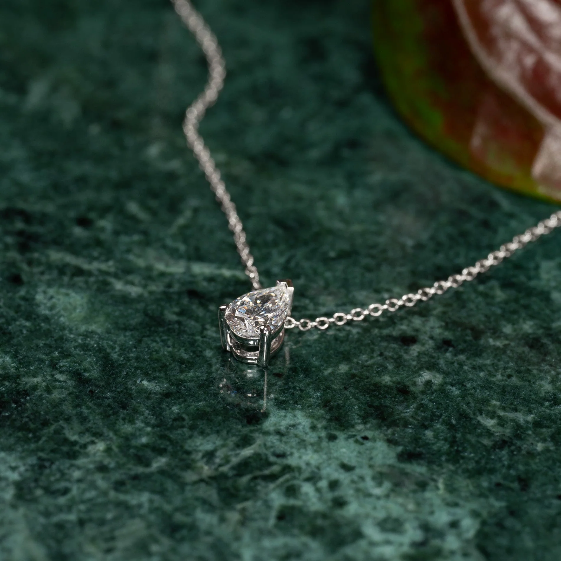 SOLITAIRE PEAR-CUT LAB-DIAMOND PENDANT - 0.65ct - WG - Image 5