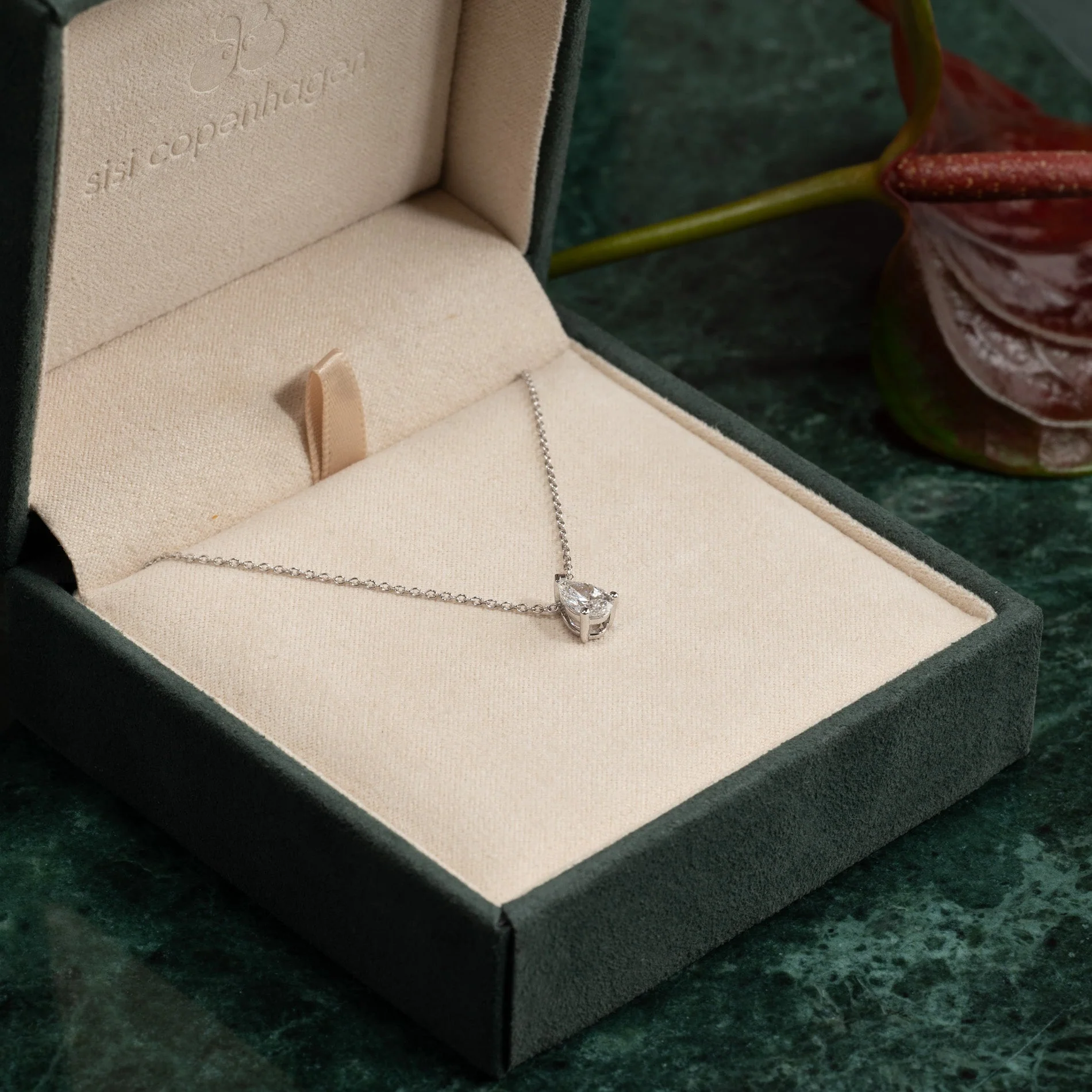 SOLITAIRE PEAR-CUT LAB-DIAMOND PENDANT - 0.65ct - WG - Image 8