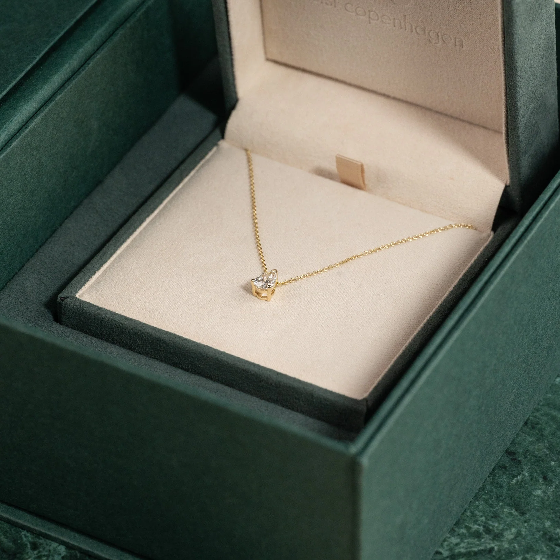 SOLITAIRE PEAR-CUT LAB-DIAMOND PENDANT - 0.65ct - YG - Image 8