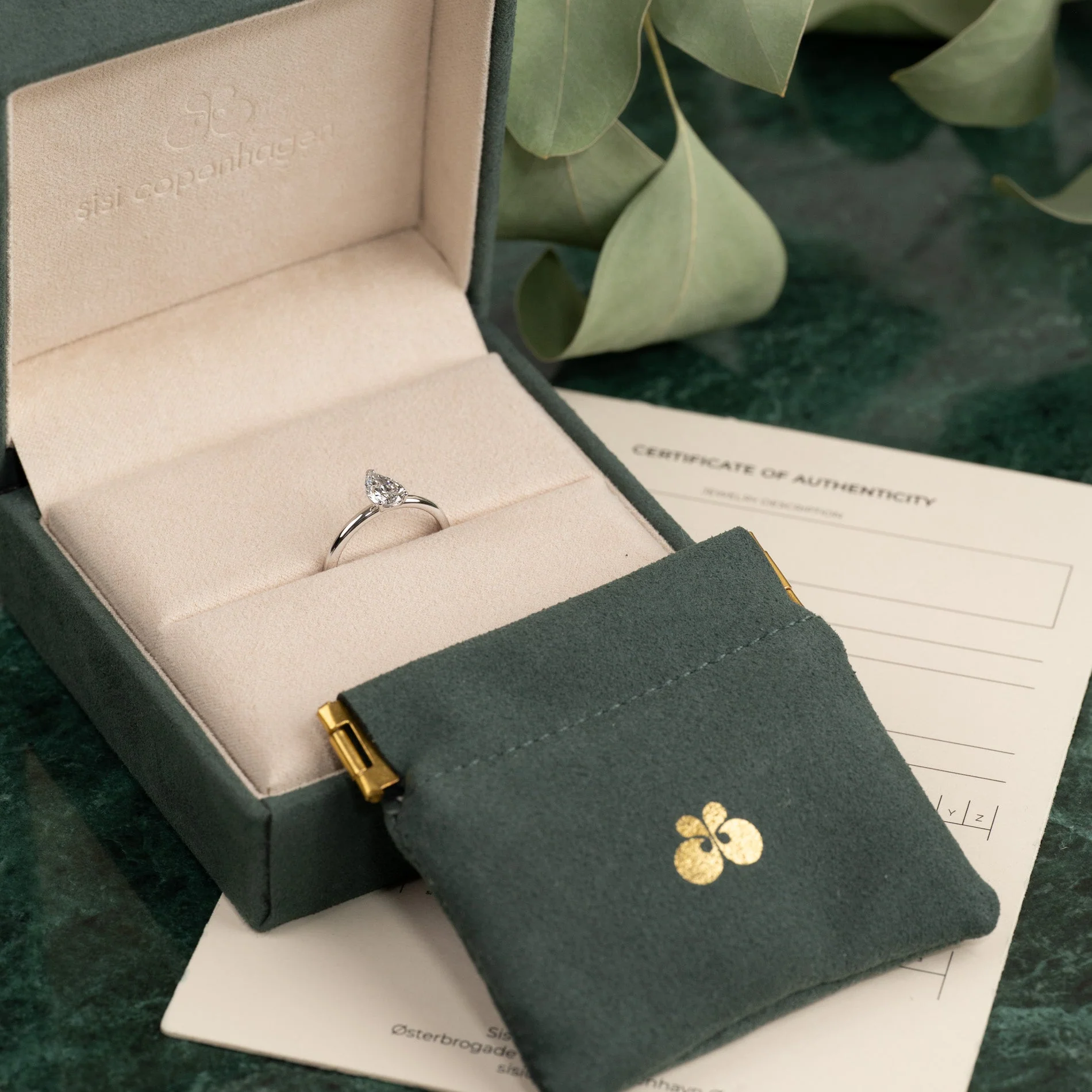 SOLITAIRE PEAR-CUT LAB-DIAMOND RING - 0.75ct - WG - Image 4