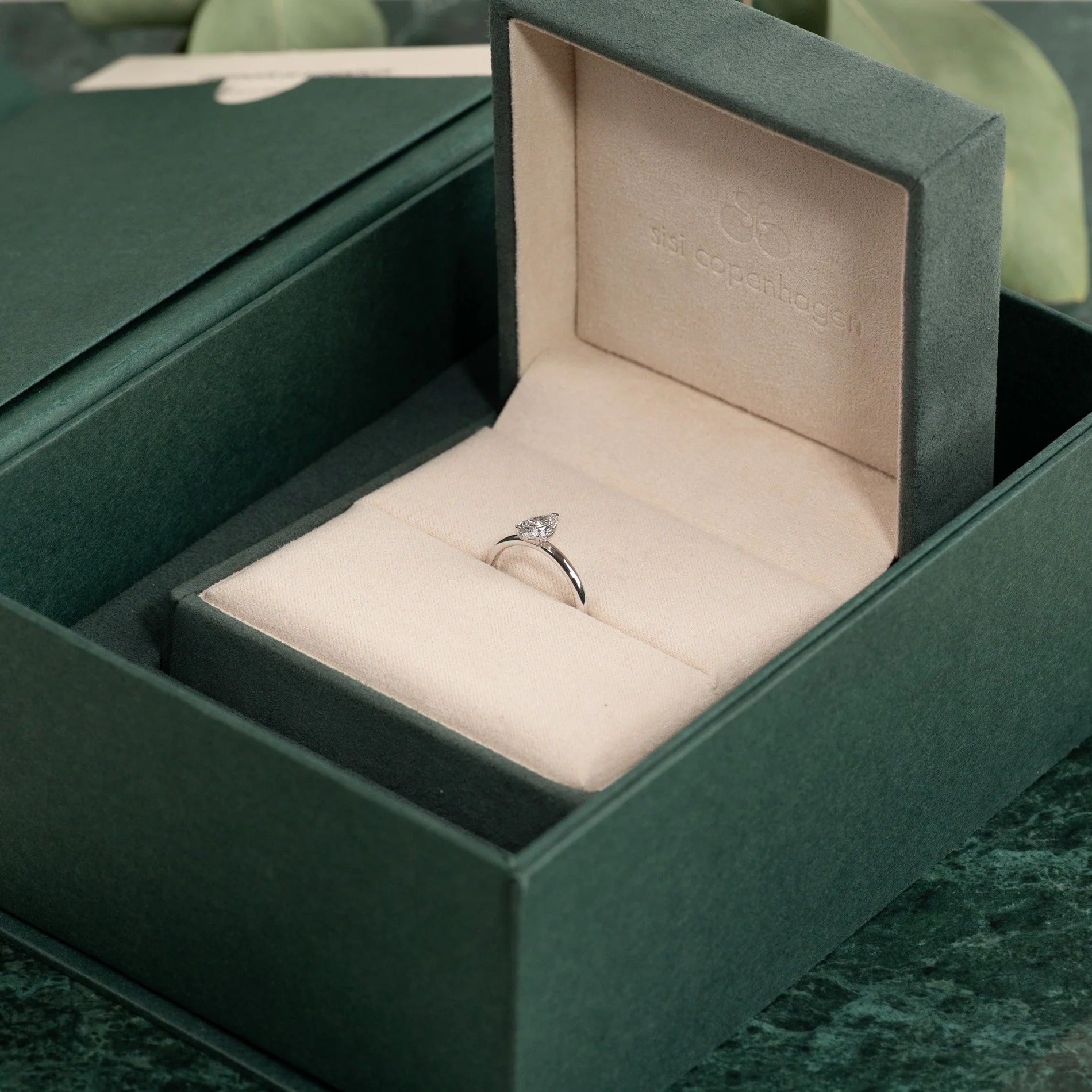 SOLITAIRE PEAR-CUT LAB-DIAMOND RING - 0.75ct - WG - Image 8