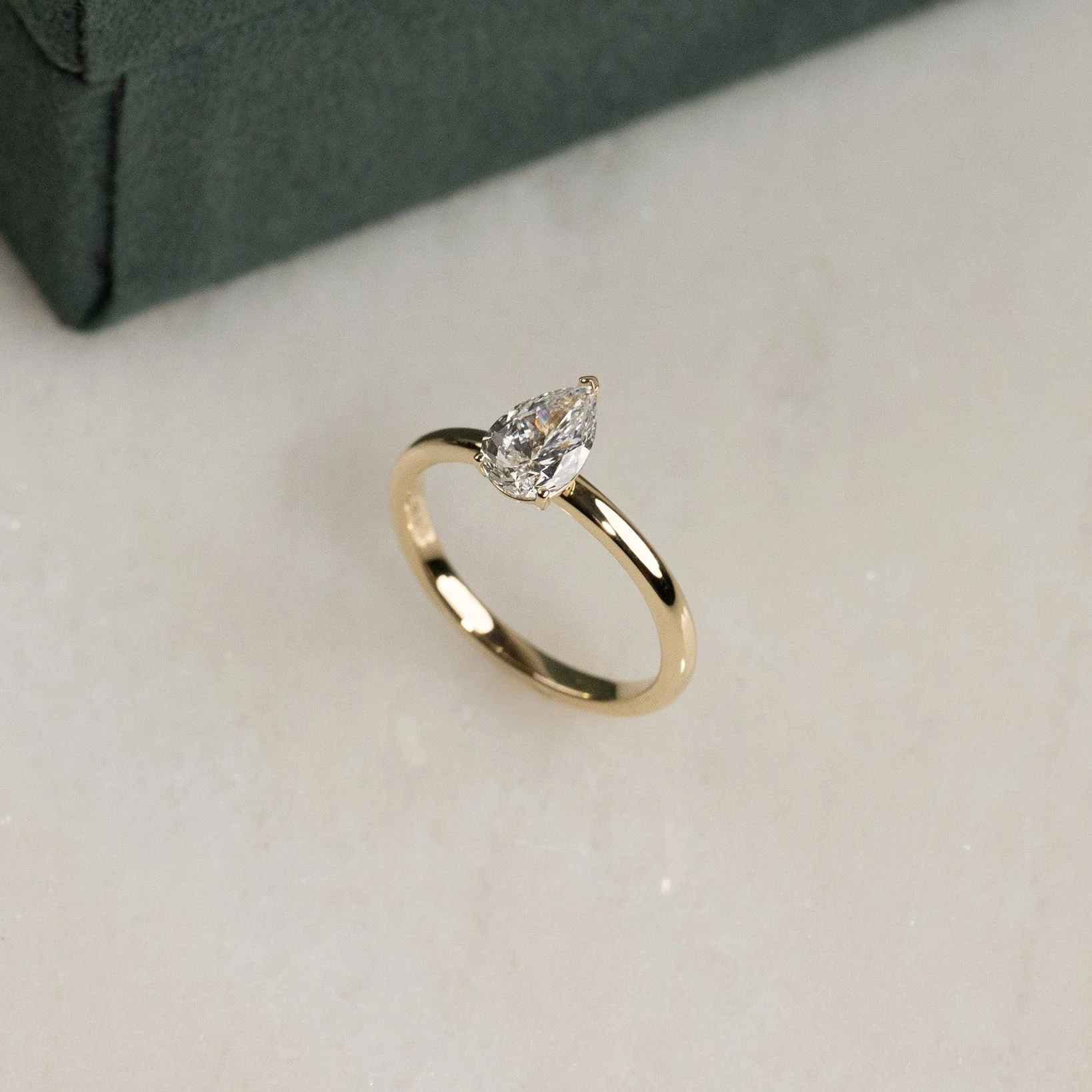 SOLITAIRE PEAR-CUT DIAMOND RING - Image 3