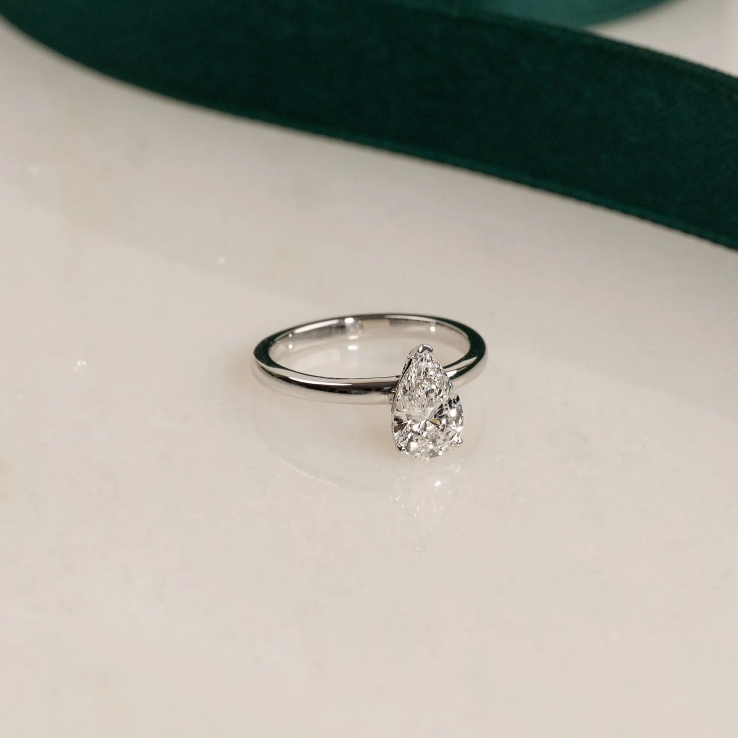 SOLITAIRE PEAR-CUT DIAMOND RING - Image 4