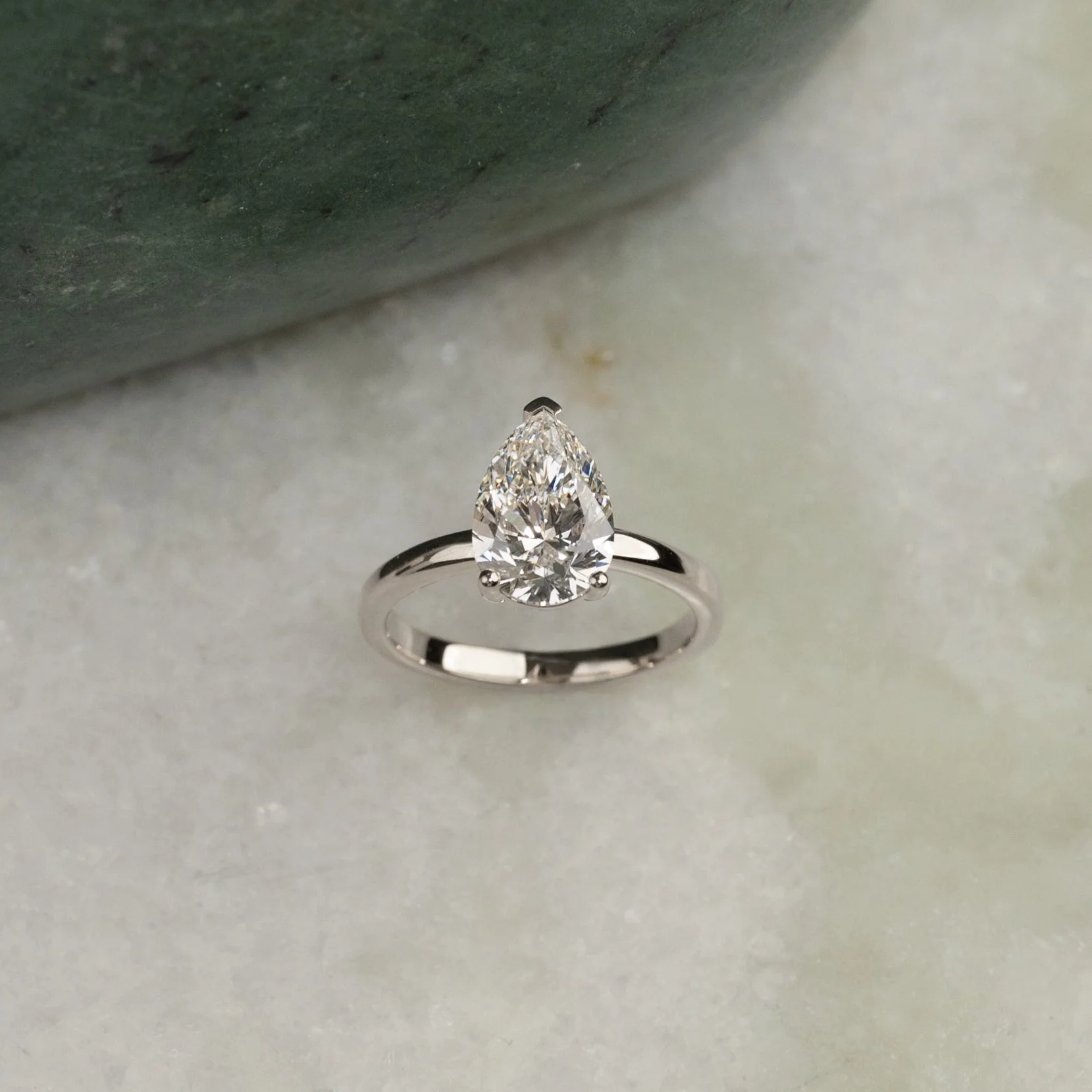 SOLITAIRE PEAR-CUT DIAMOND RING - Image 8