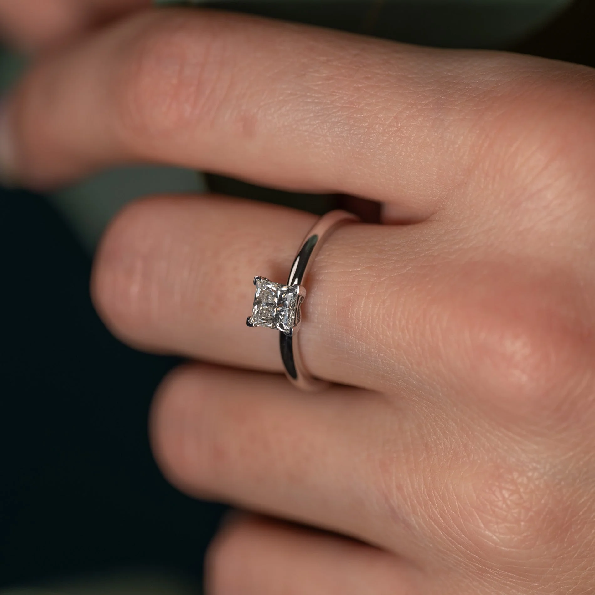 SOLITAIRE PRINCESS-CUT LAB-DIAMOND RING - 0.75ct - WG - Image 6