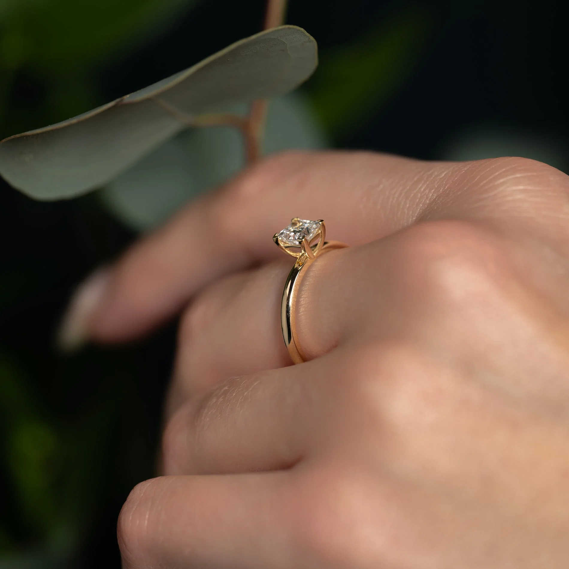SOLITAIRE PRINCESS-CUT LAB-DIAMOND RING - 0.75ct - YG - Image 4