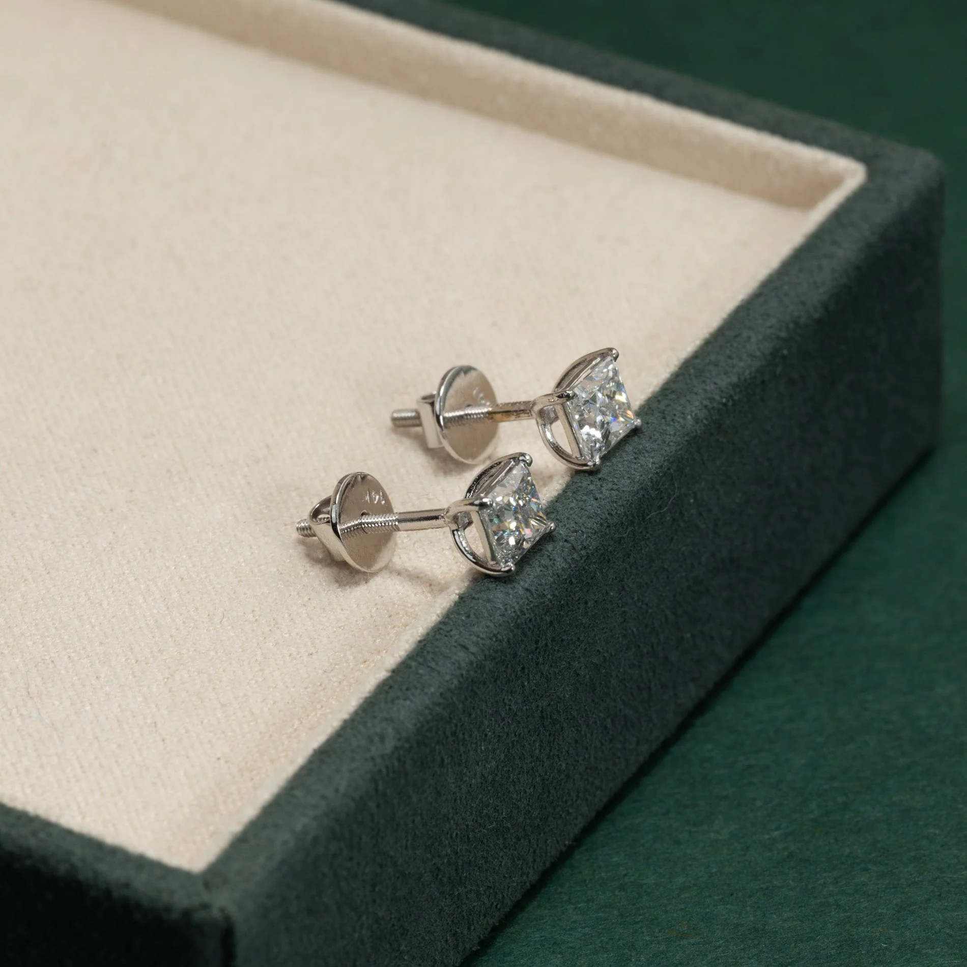 SOLITAIRE PRINCESS-CUT LAB-DIAMOND STUD EARRING - 1.15ct - WG - Image 3