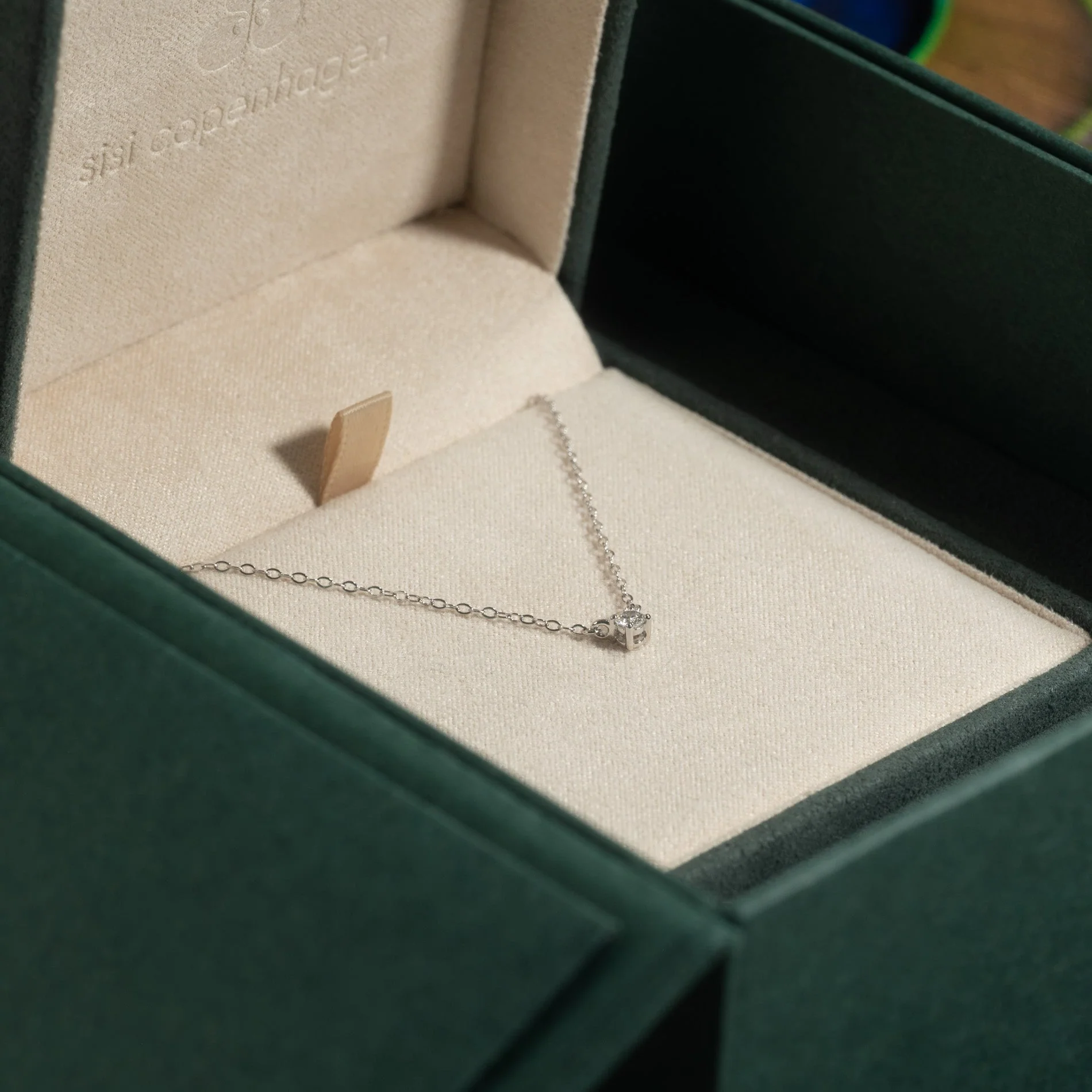 SOLITAIRE PRONG LAB-DIAMOND NECKLACE - 0.1ct - WG - Image 12