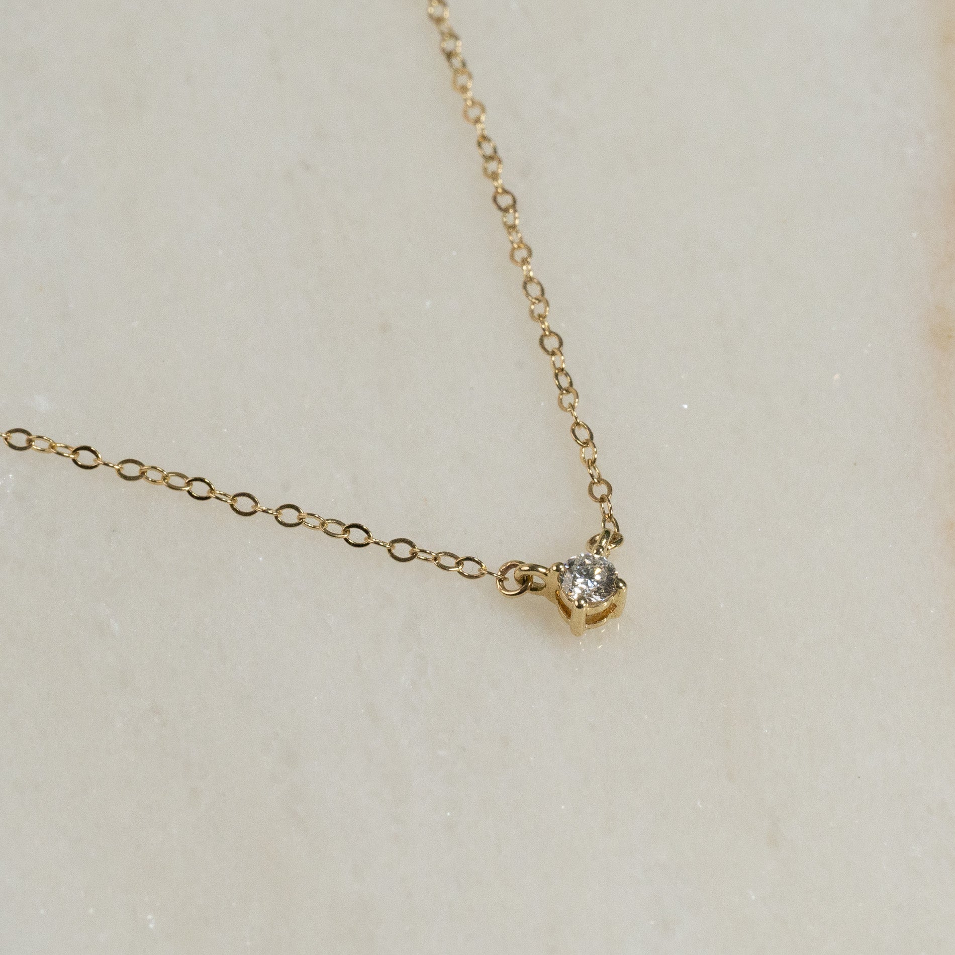 SOLITAIRE PRONG LAB-DIAMOND NECKLACE - 0.1ct - YG - Image 3