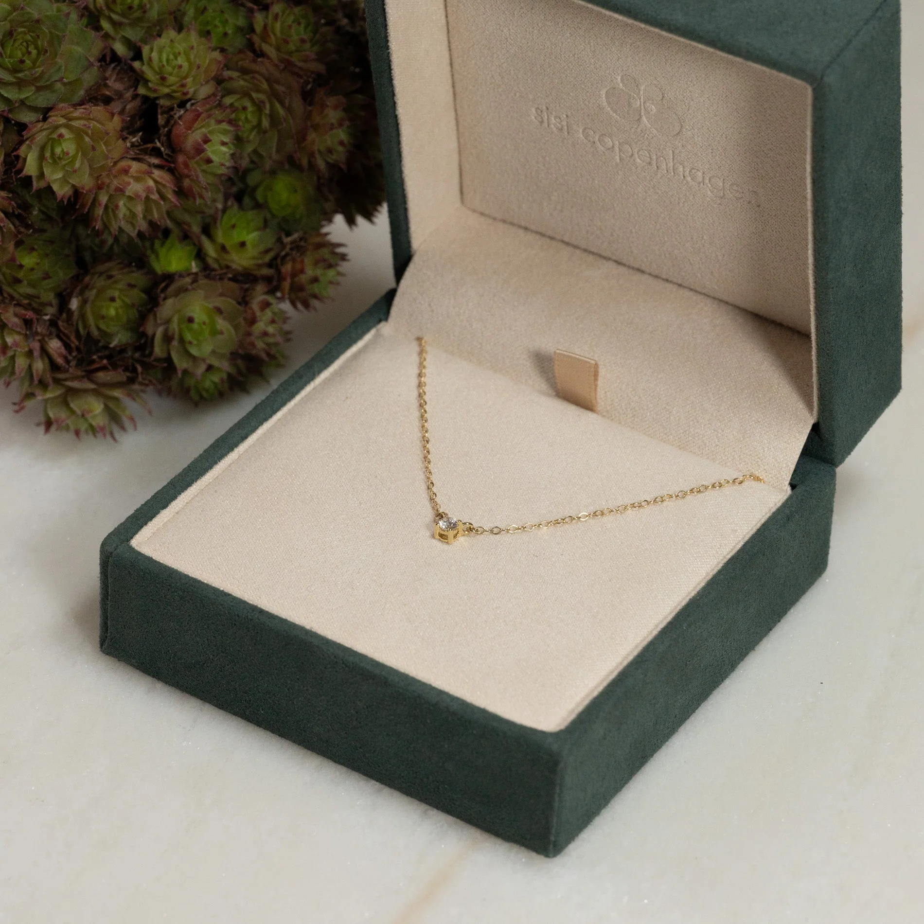 SOLITAIRE PRONG LAB-DIAMOND NECKLACE - 0.1ct - YG - Image 4