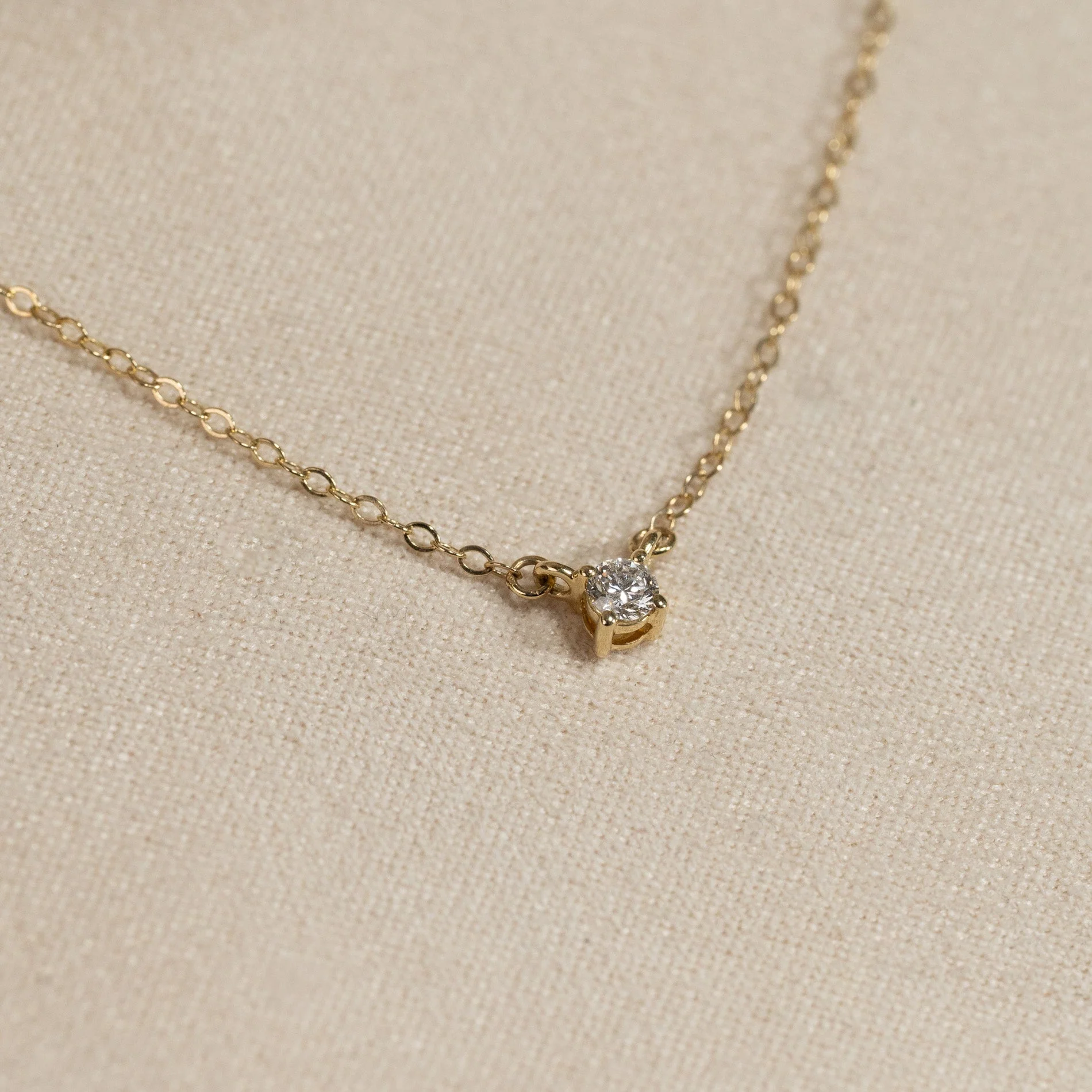 SOLITAIRE PRONG LAB-DIAMOND NECKLACE - 0.1ct - YG - Image 6
