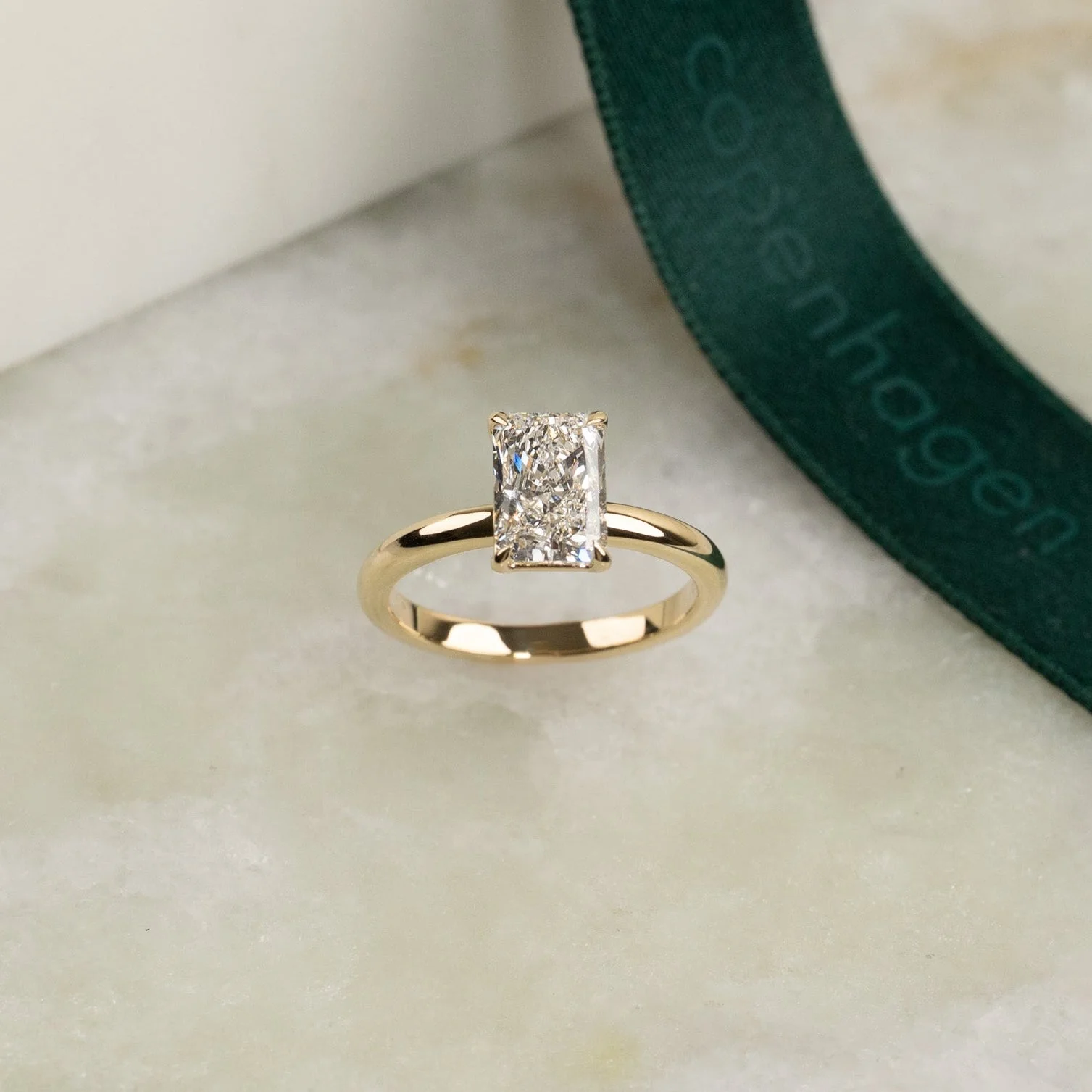 SOLITAIRE RADIANT-CUT LAB-DIAMOND RING - 1.50ct - YG