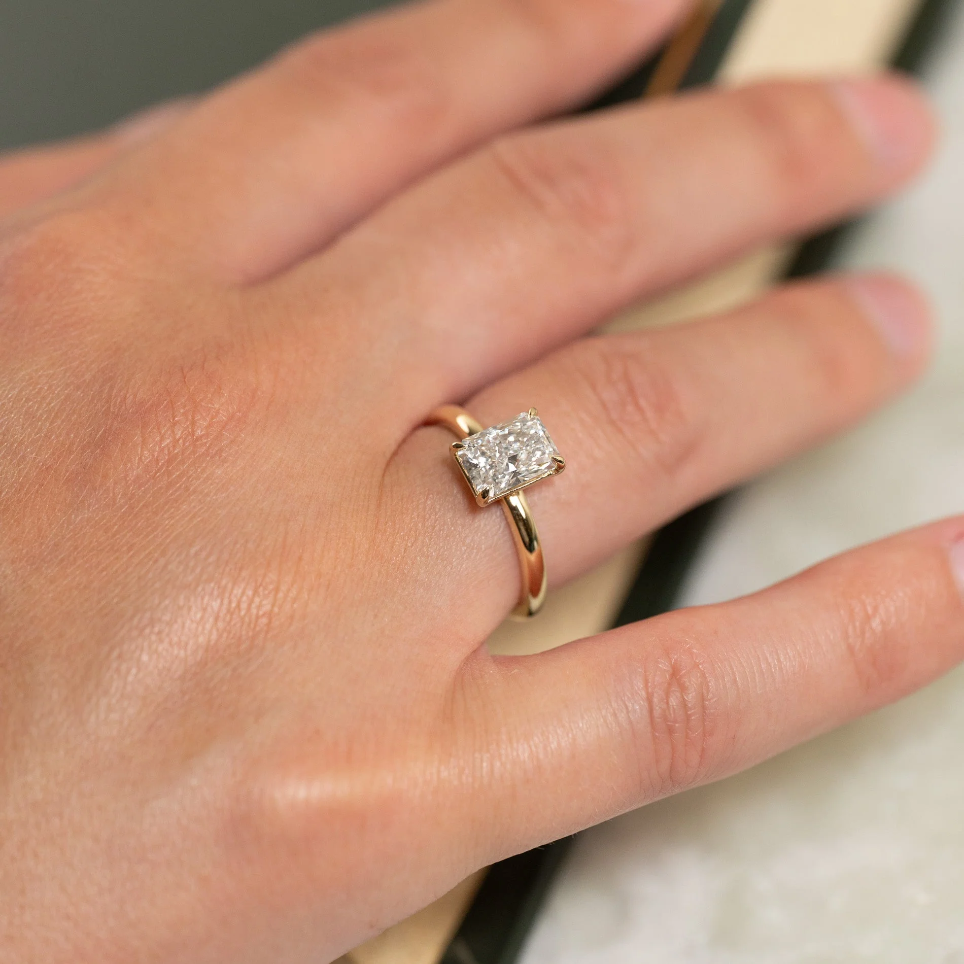 SOLITAIRE RADIANT-CUT LAB-DIAMOND RING - 1.50ct - YG - Image 2