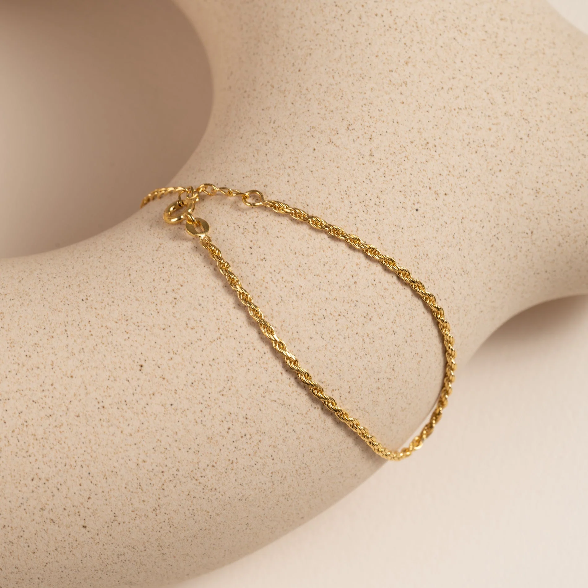 SVEA SMALL GOLDEN BRACELET - Image 2