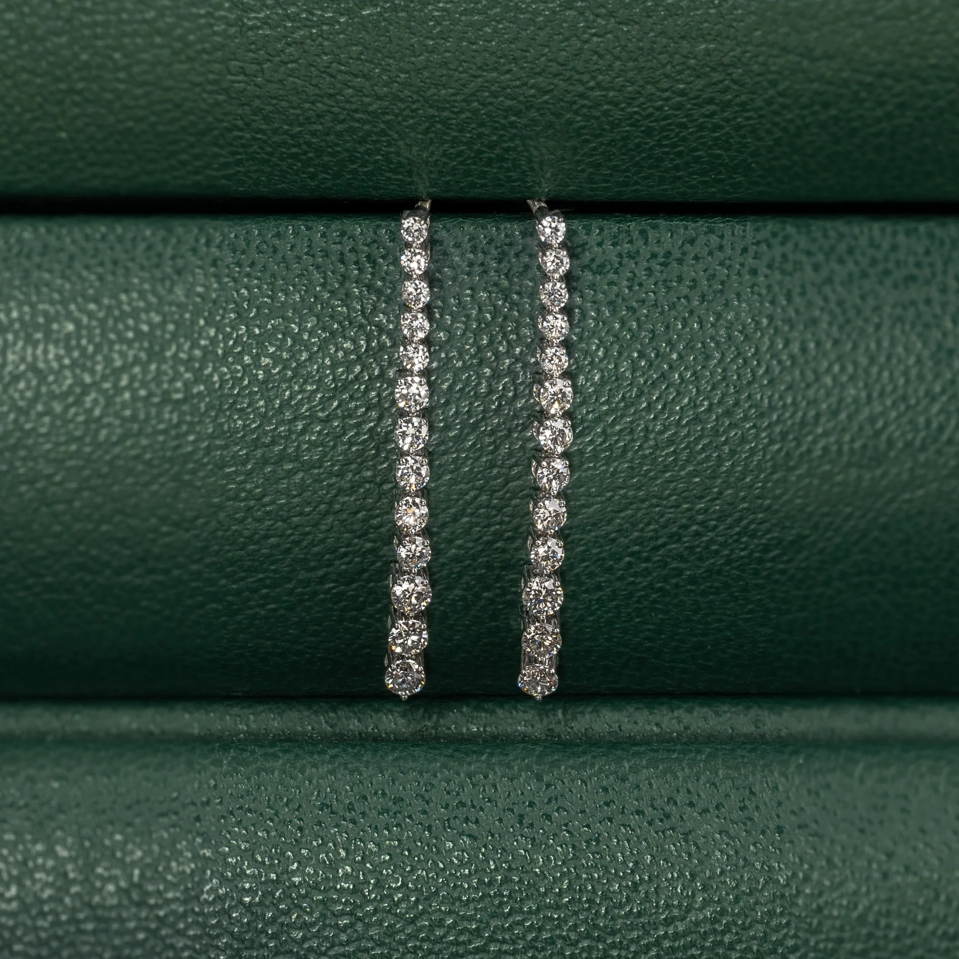 TENNIS LAB-DIAMOND DROP EARRING - 1.6ct - WG - Image 3