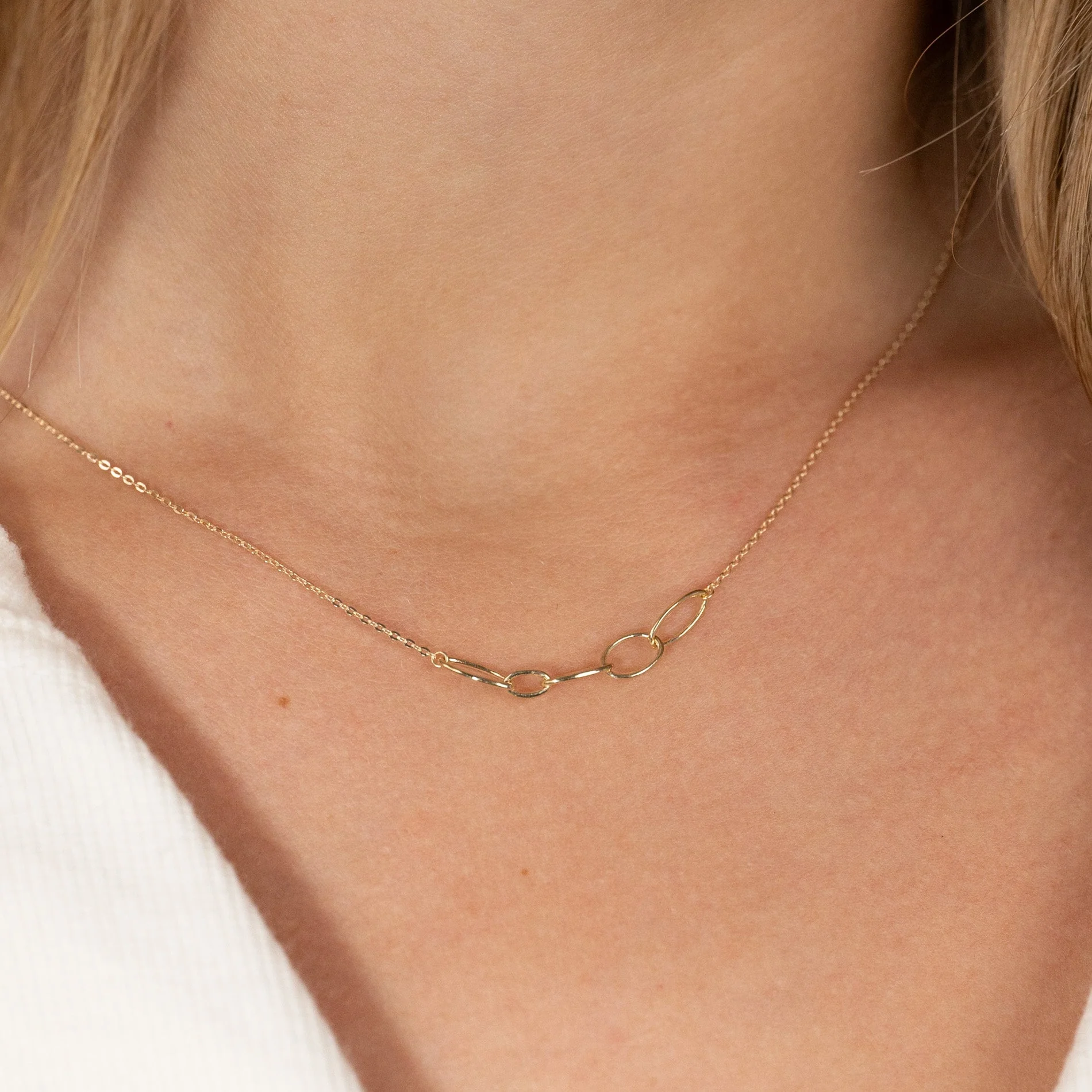 TERESA SOLID GOLD NECKLACE - Image 3