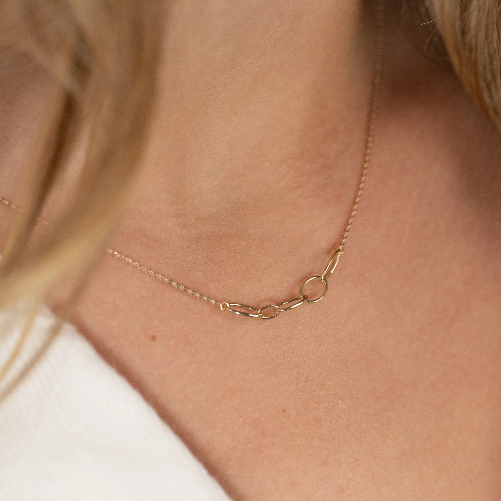 TERESA SOLID GOLD NECKLACE - Image 5