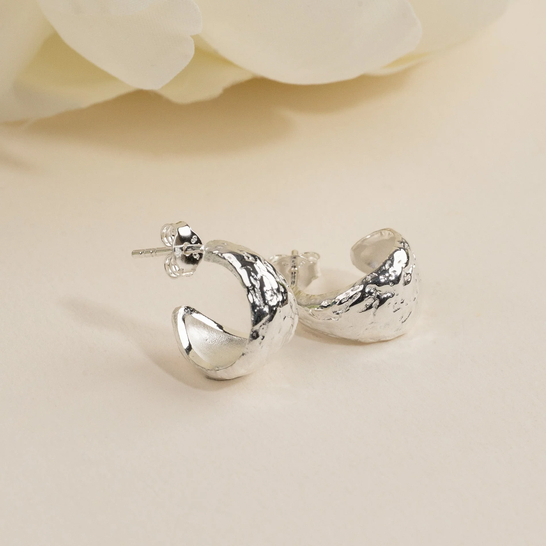 TERRA SILVER CREOL EARRING
