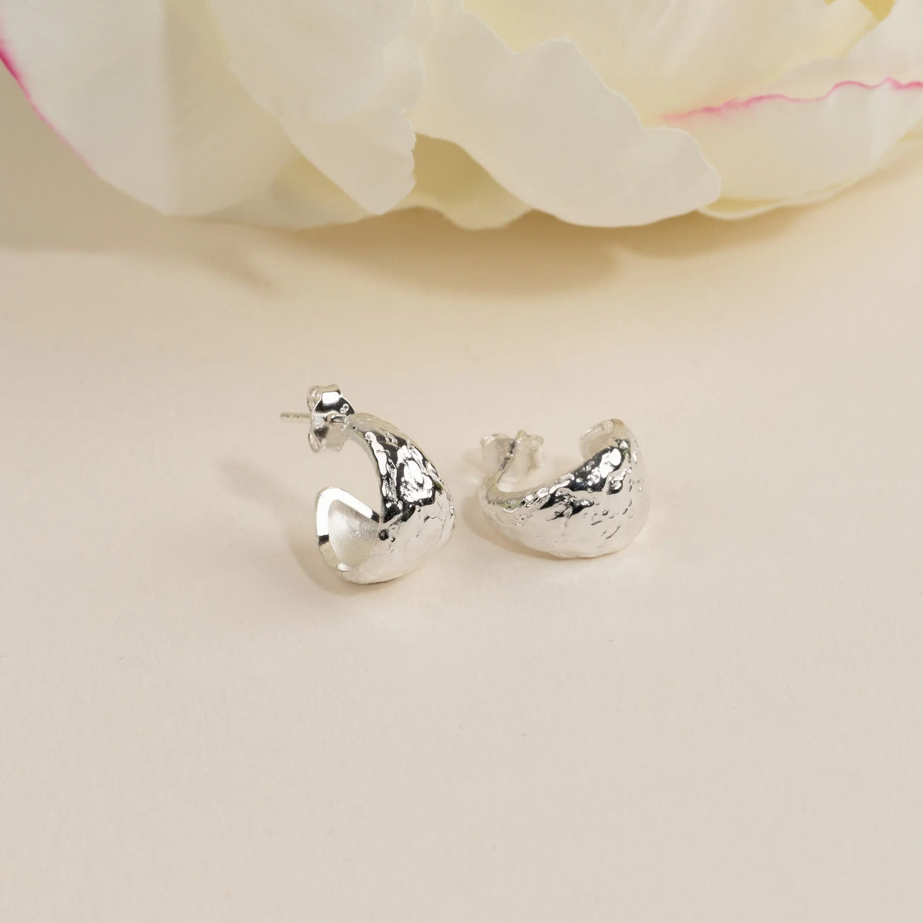 TERRA SILVER CREOL EARRING - Image 4