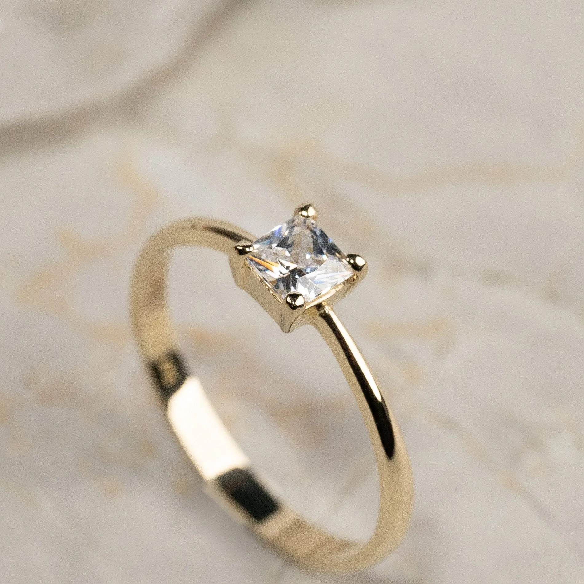 TETRA CRYSTAL SOLID GOLD RING - Image 4