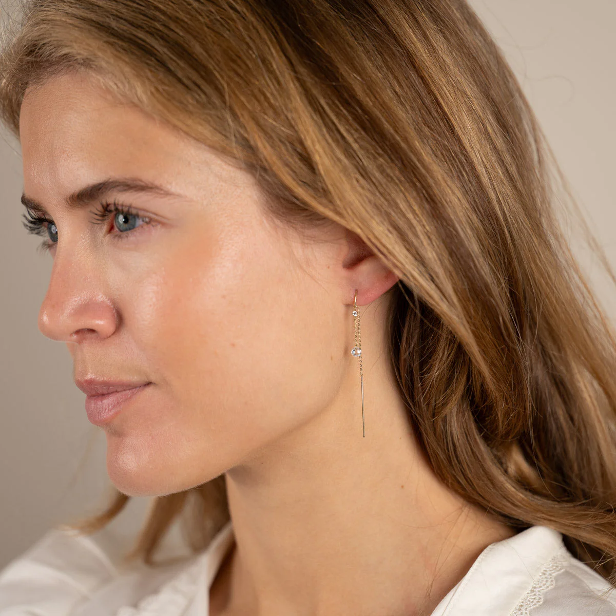 THEODORA CRYSTAL SOLID GOLD EARRING - Image 3