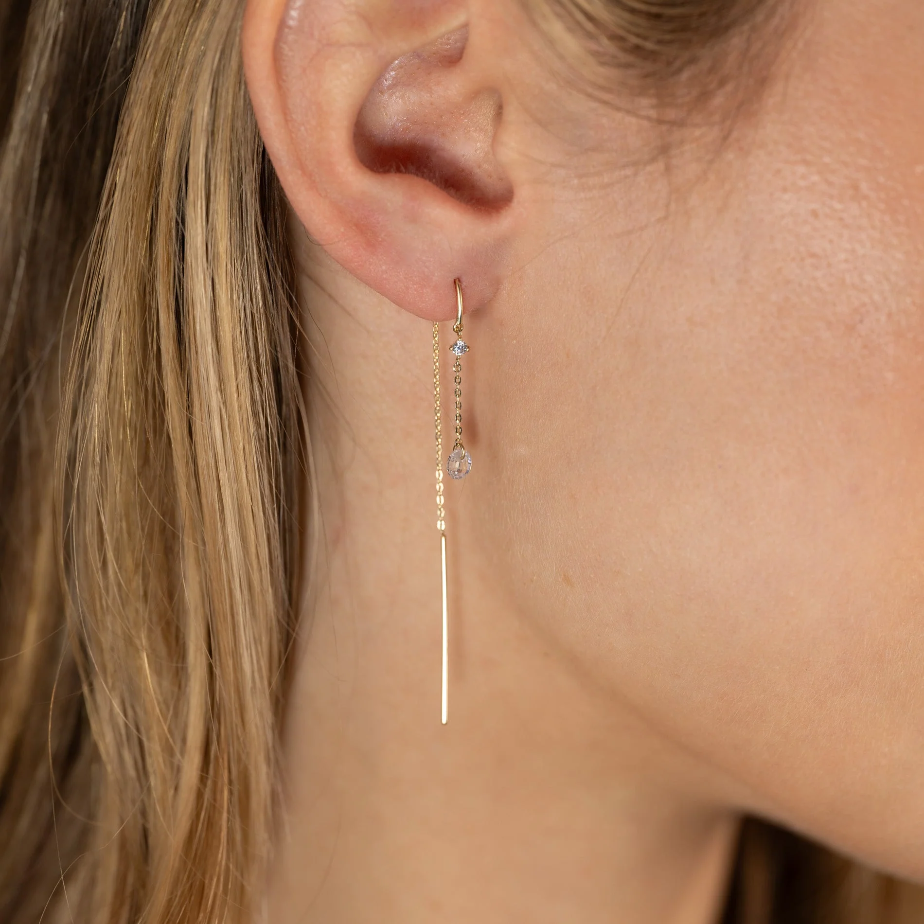 THEODORA CRYSTAL SOLID GOLD EARRING - Image 4