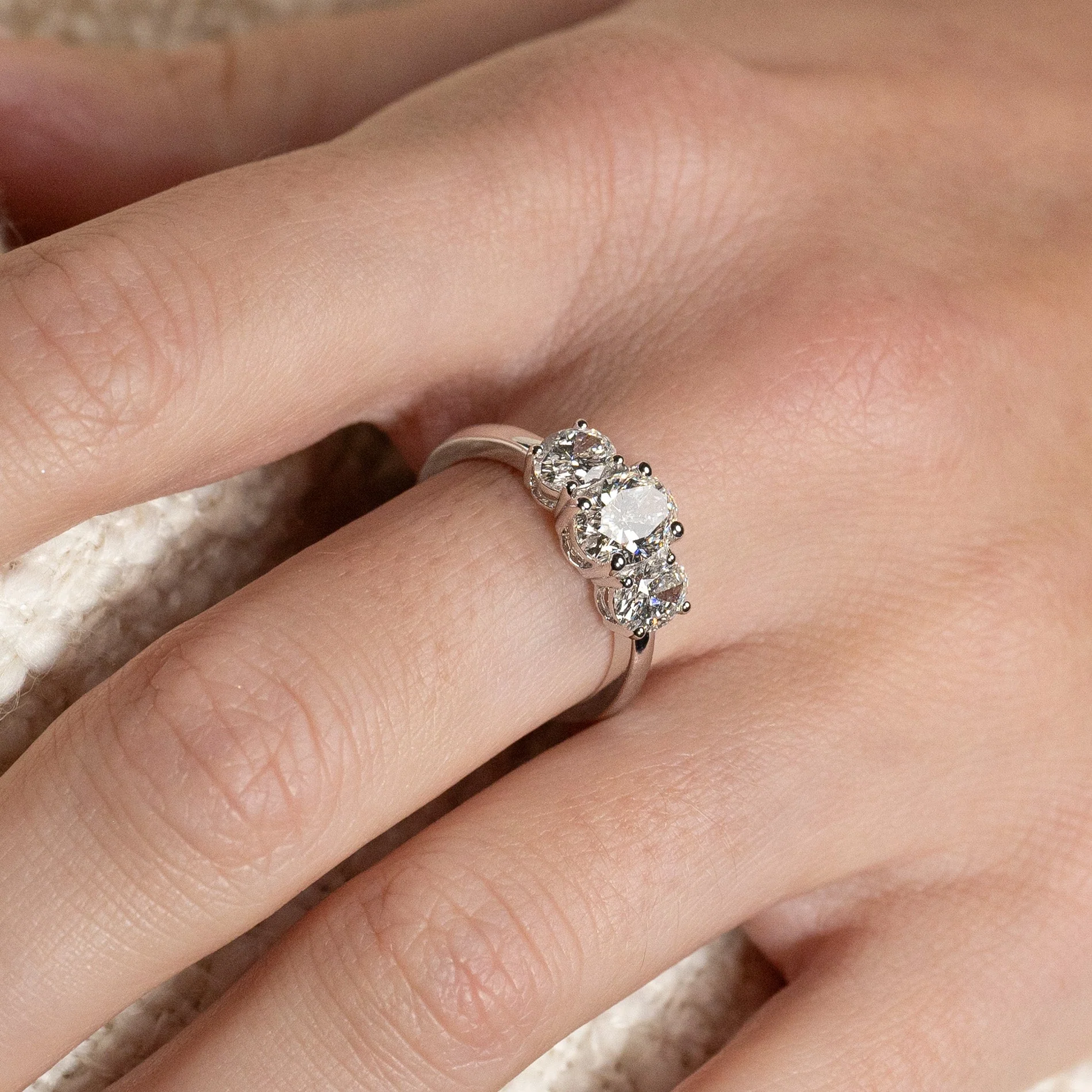 THREE-STONE OVAL-CUT LAB-DIAMOND RING - 2.0ct - WG - Image 6