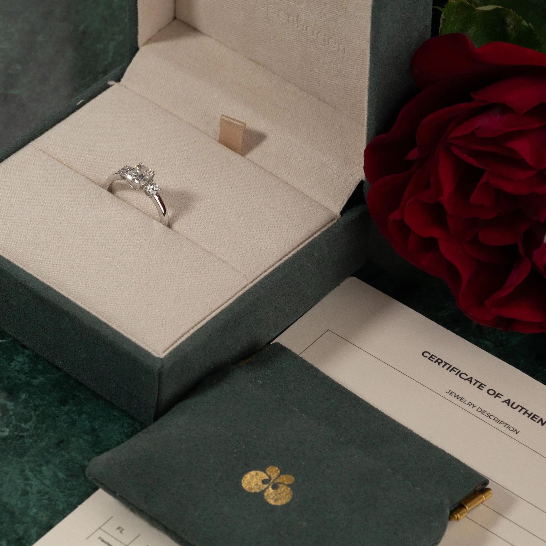THREE-STONE RECTANGULAR CUSHION-CUT LAB-DIAMOND RING - 1.15ct - WG - Image 11