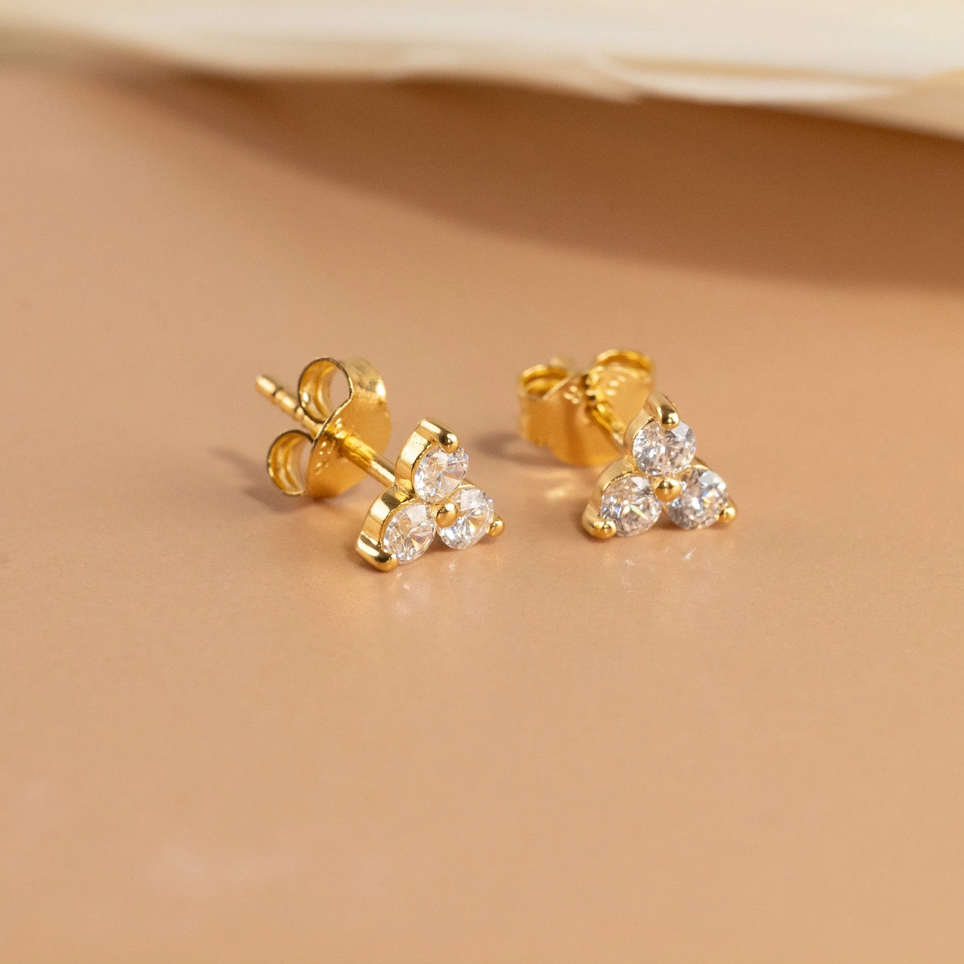 TRIA CRYSTAL GOLDEN EARRING - Image 3