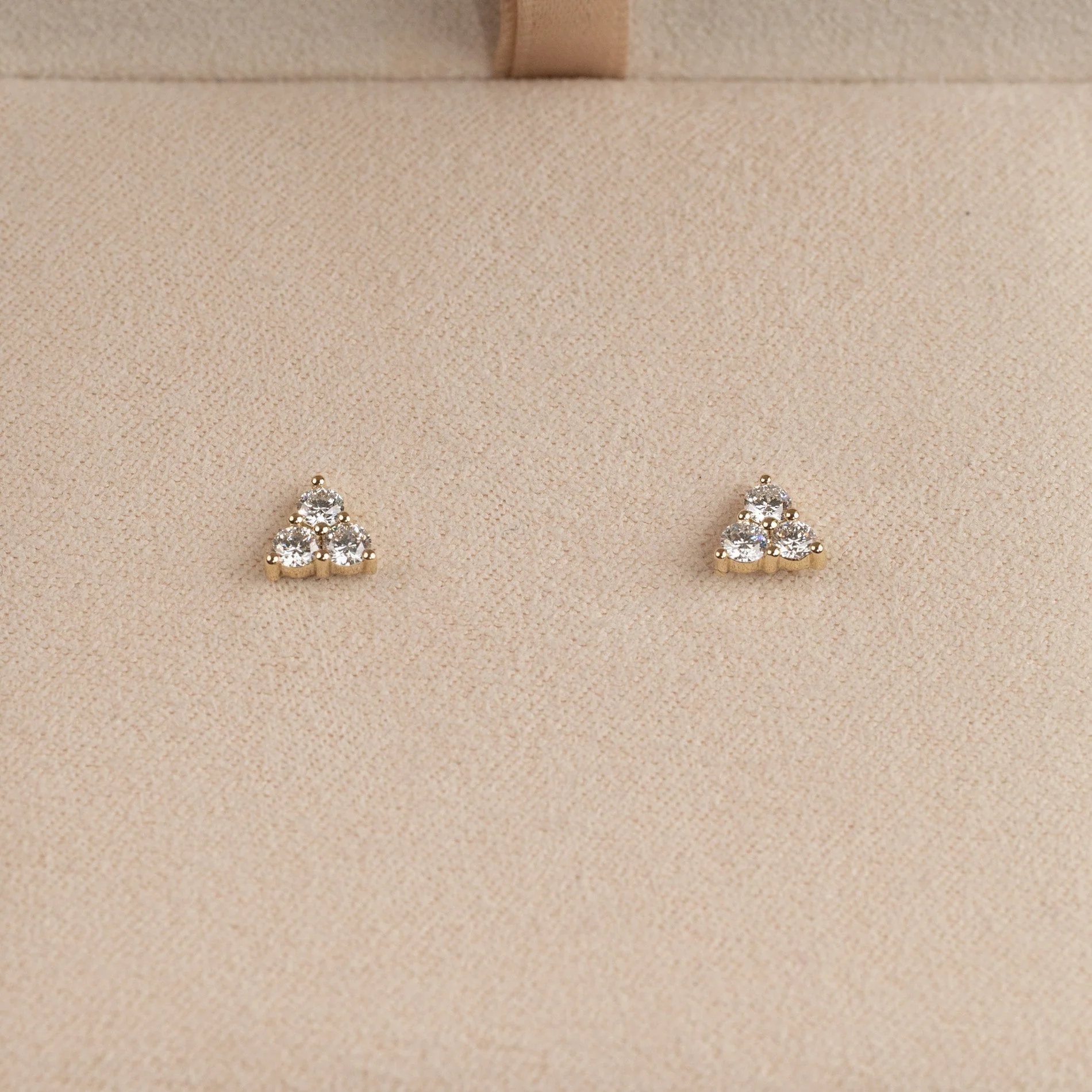 TRIO LAB-DIAMOND STUD EARRING - 0.43ct - YG - Image 4