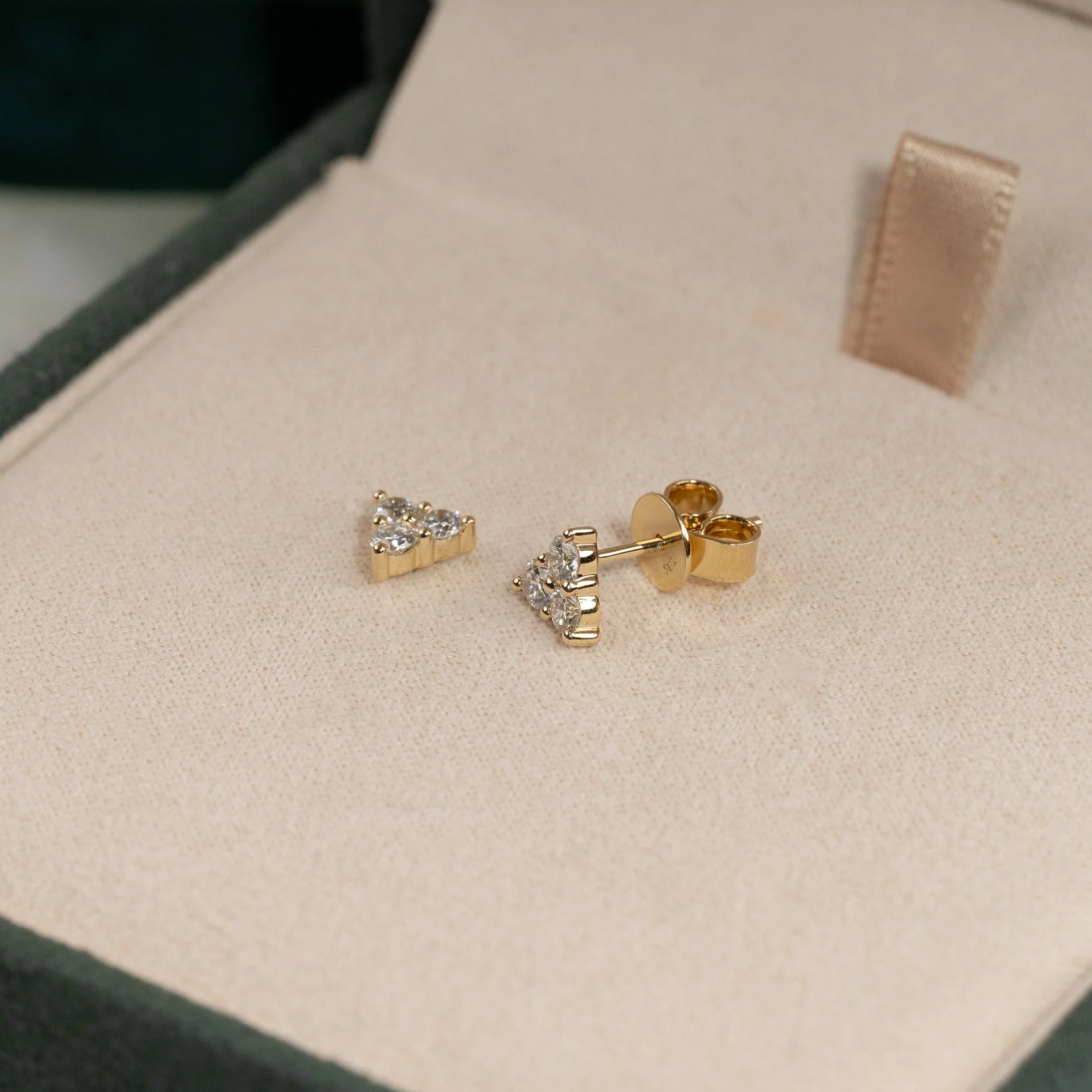 TRIO LAB-DIAMOND STUD EARRING - 0.43ct - YG - Image 6