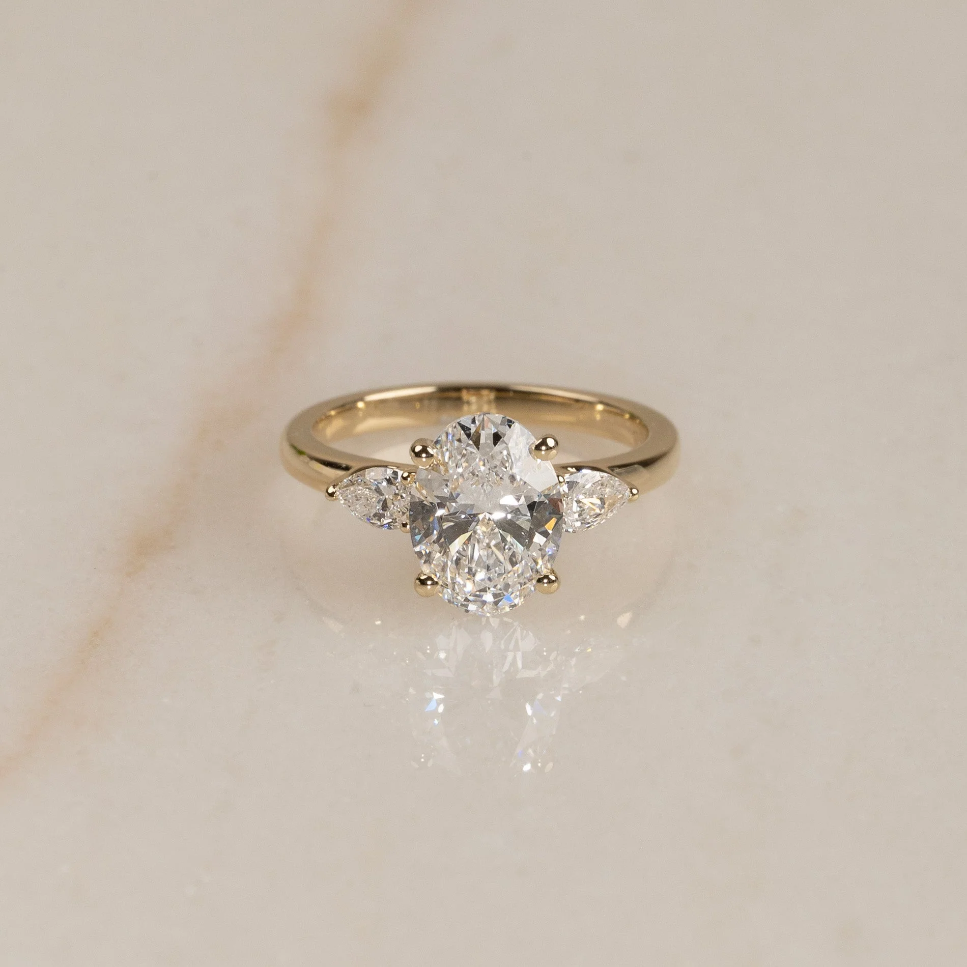 TULIP-SET OVAL W/PEAR SIDESTONE DIAMOND RING - 2.3ct - Image 3