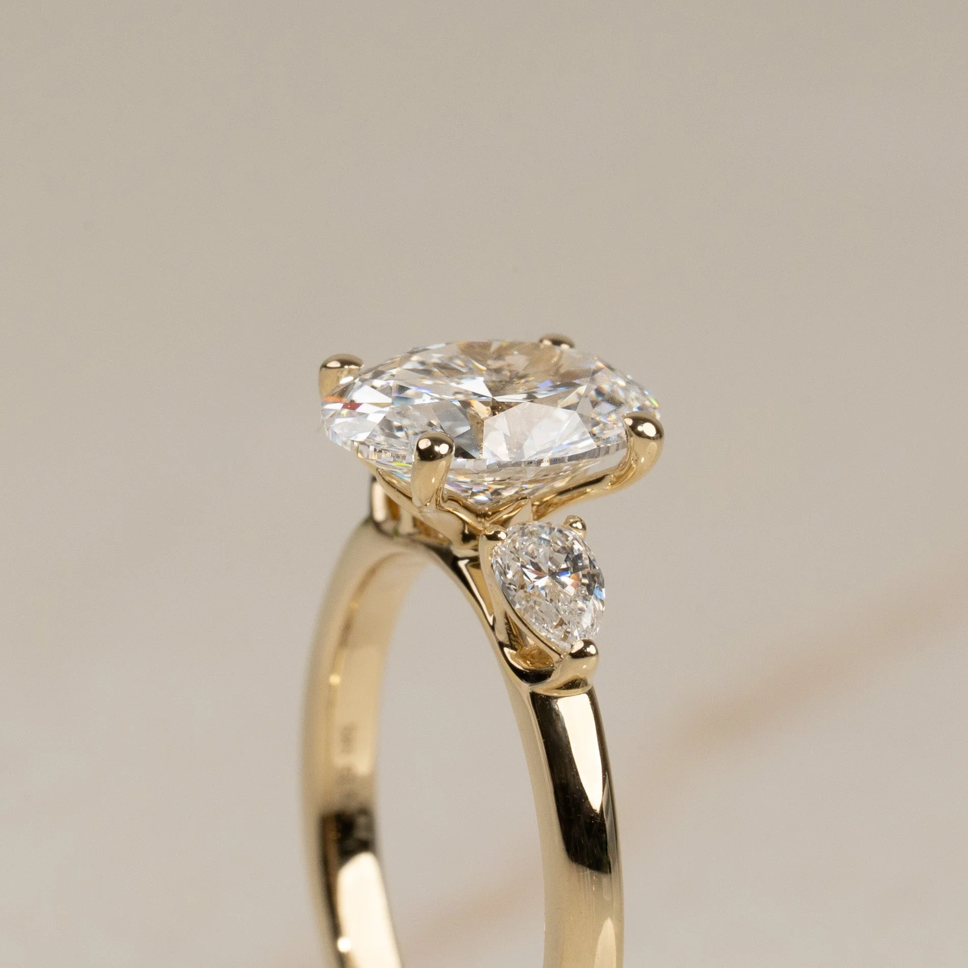 TULIP-SET OVAL W/PEAR SIDESTONE DIAMOND RING - 2.3ct - Image 4
