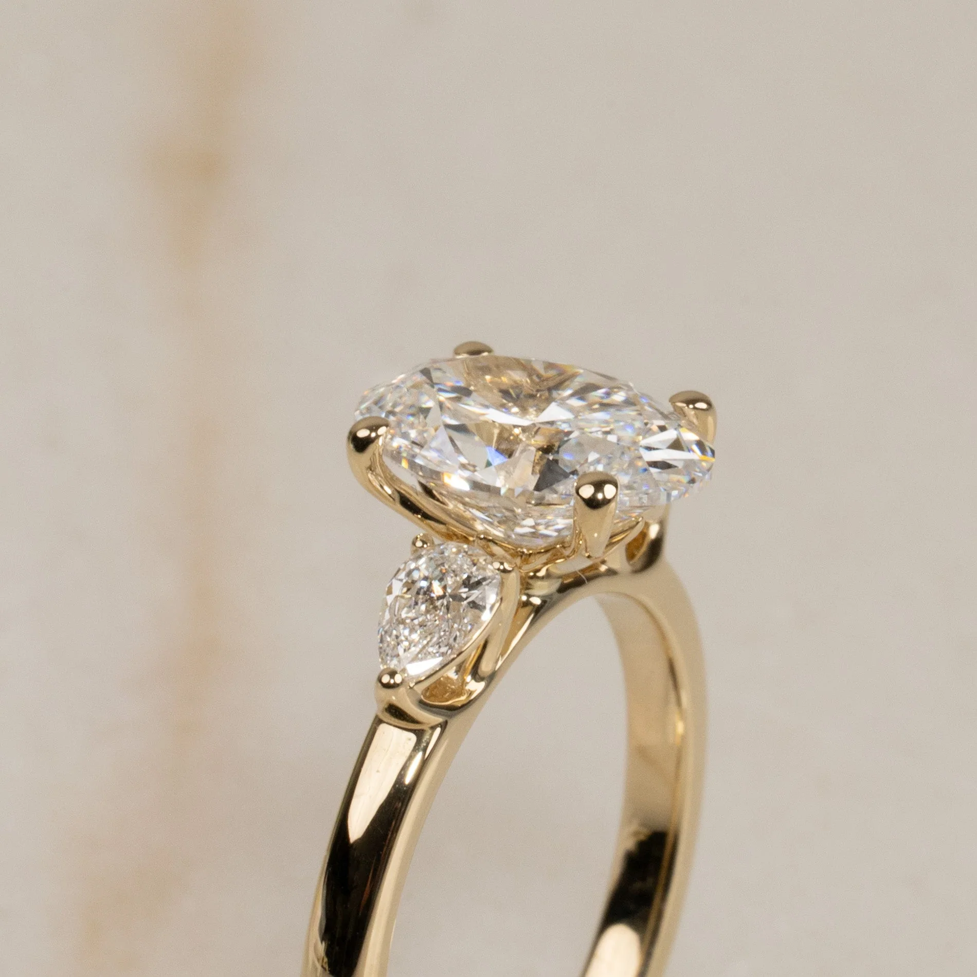TULIP-SET OVAL W/PEAR SIDESTONE DIAMOND RING - 2.3ct - Image 6