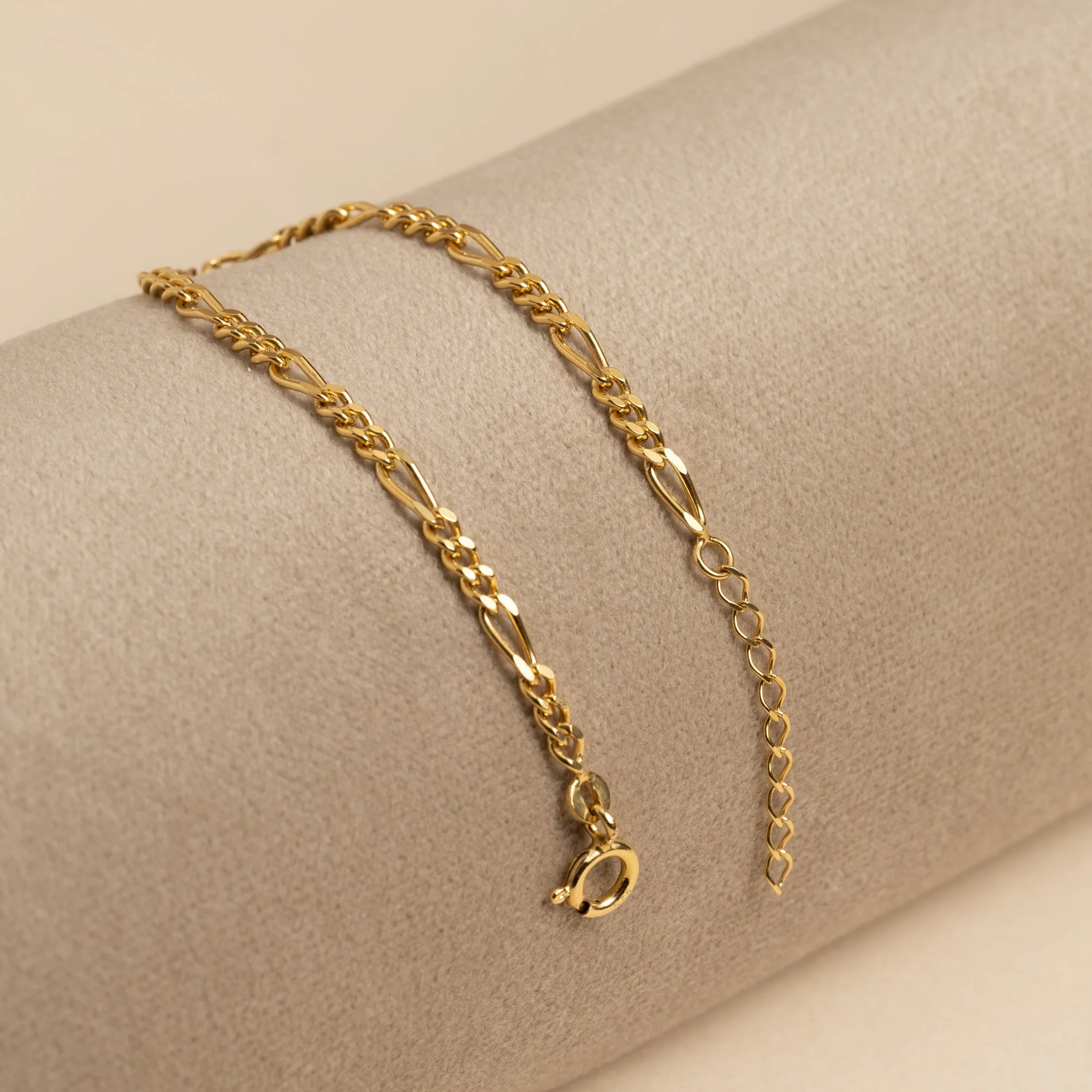 UMA MEDIUM FIGARO GOLDEN BRACELET - Image 4