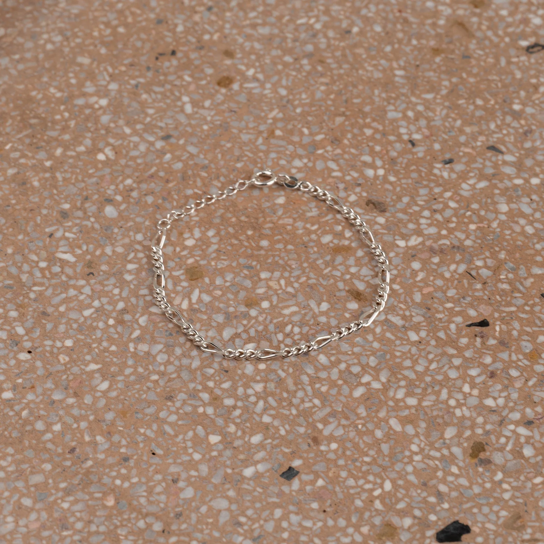 UMA MEDIUM FIGARO SILVER BRACELET - Image 3