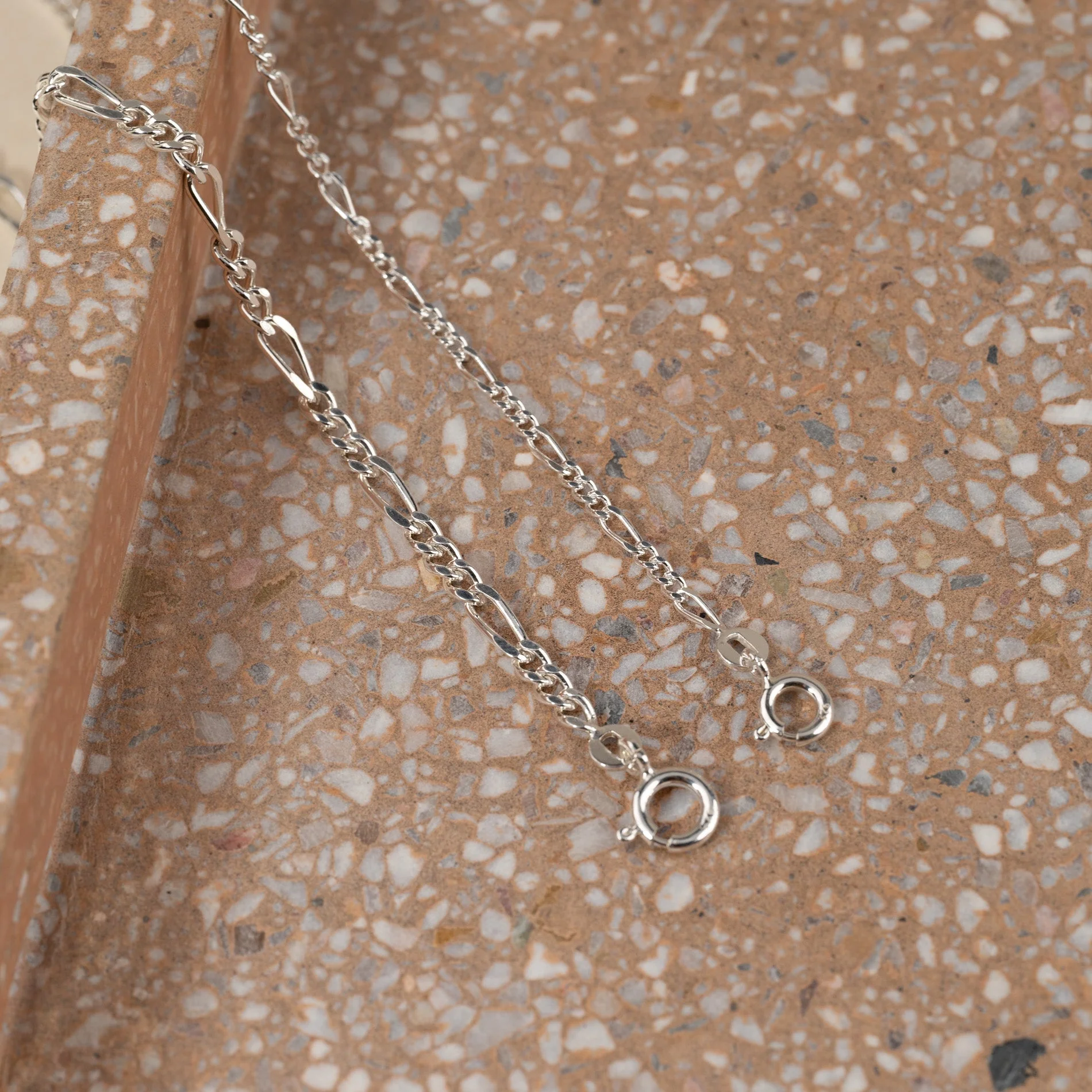 UMA MEDIUM FIGARO SILVER BRACELET - Image 8
