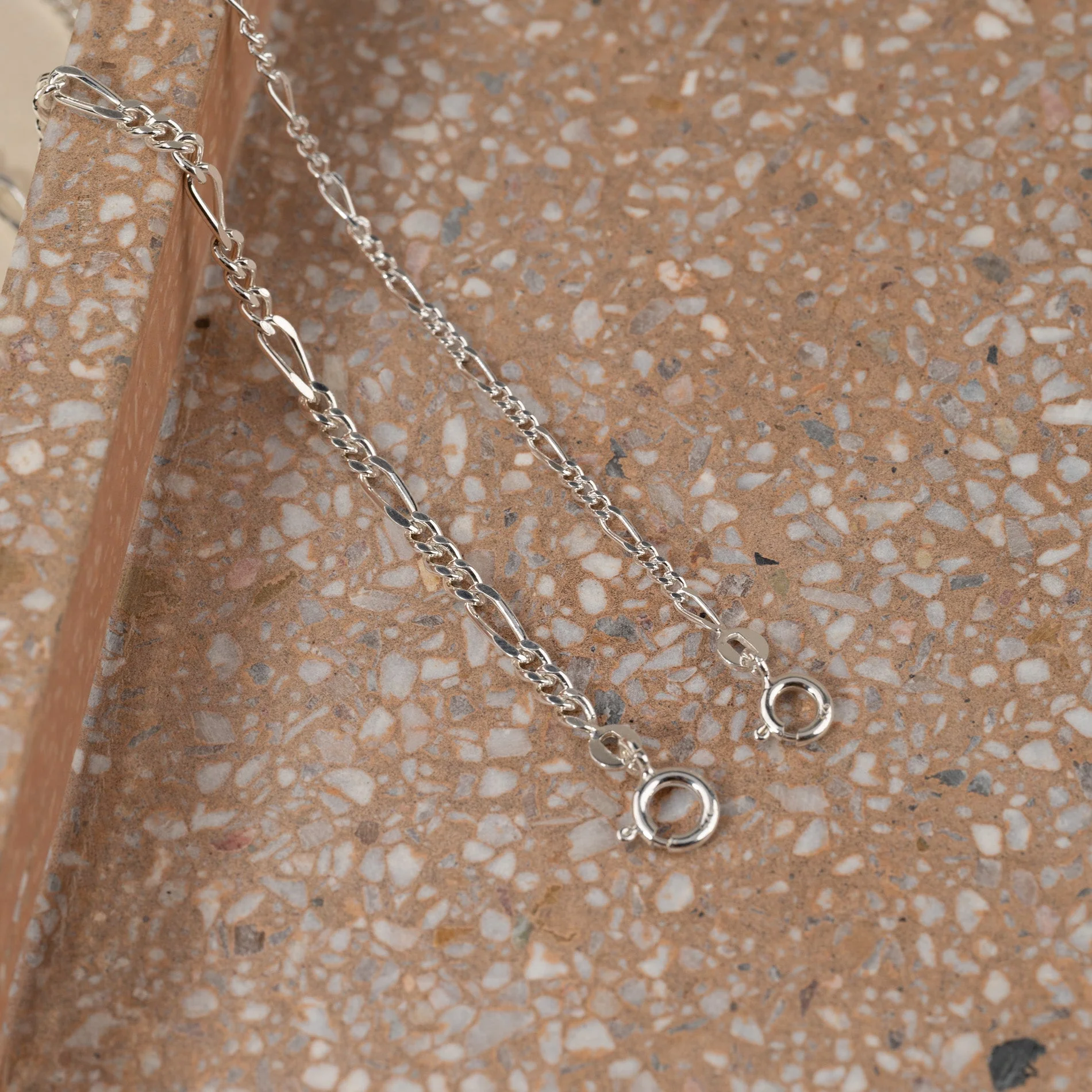 UMA MEDIUM FIGARO SILVER CHAIN - Image 7