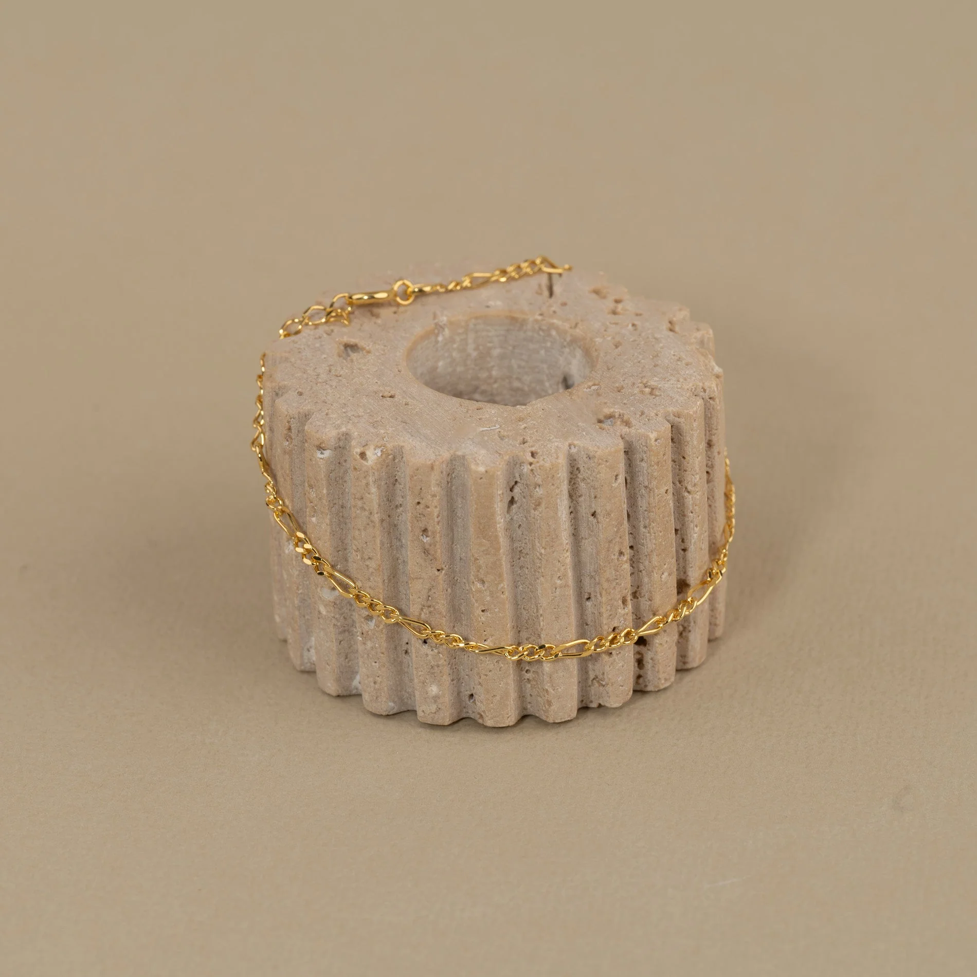 UMA SMALL FIGARO GOLDEN BRACELET - Image 4
