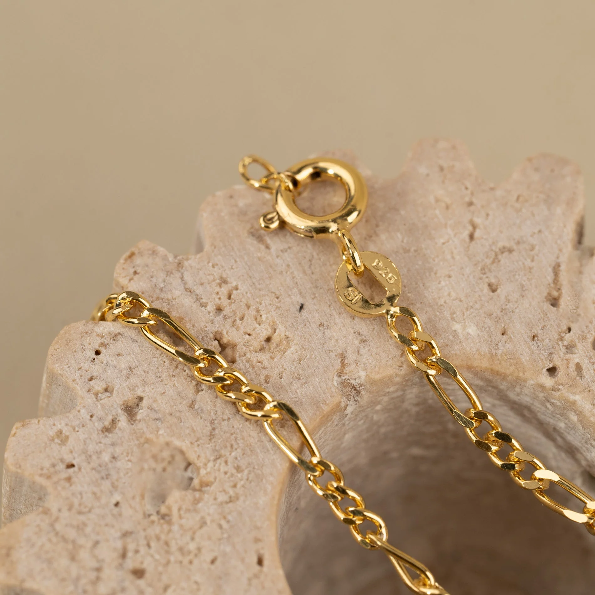 UMA SMALL FIGARO GOLDEN BRACELET - Image 5