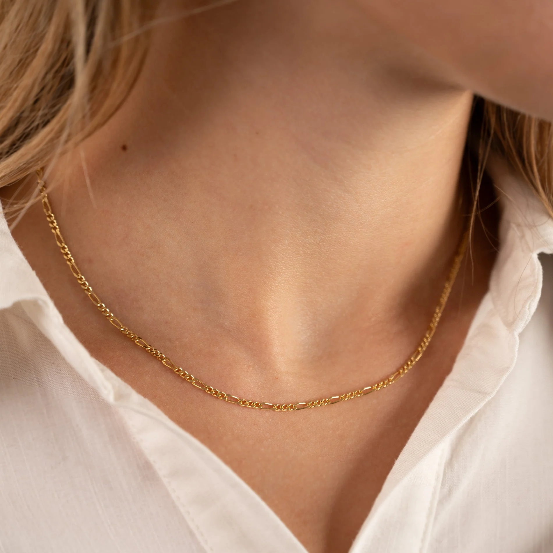 UMA SMALL FIGARO GOLDEN CHAIN - Image 3