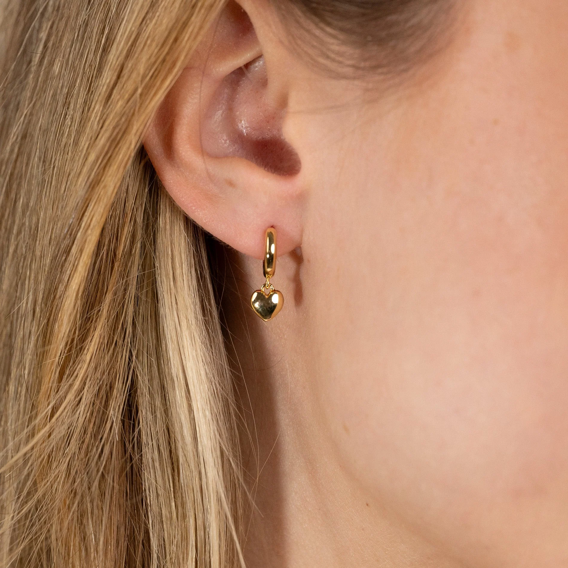 VALENTINA GOLDEN HUGGIE EARRING - Image 2