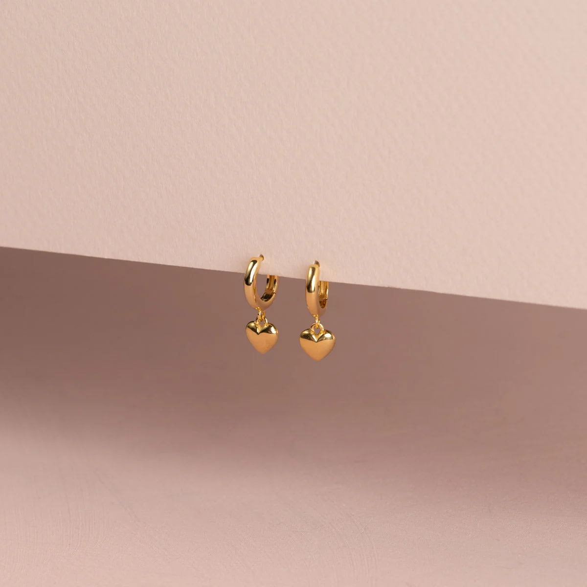 VALENTINA GOLDEN HUGGIE EARRING - Image 4