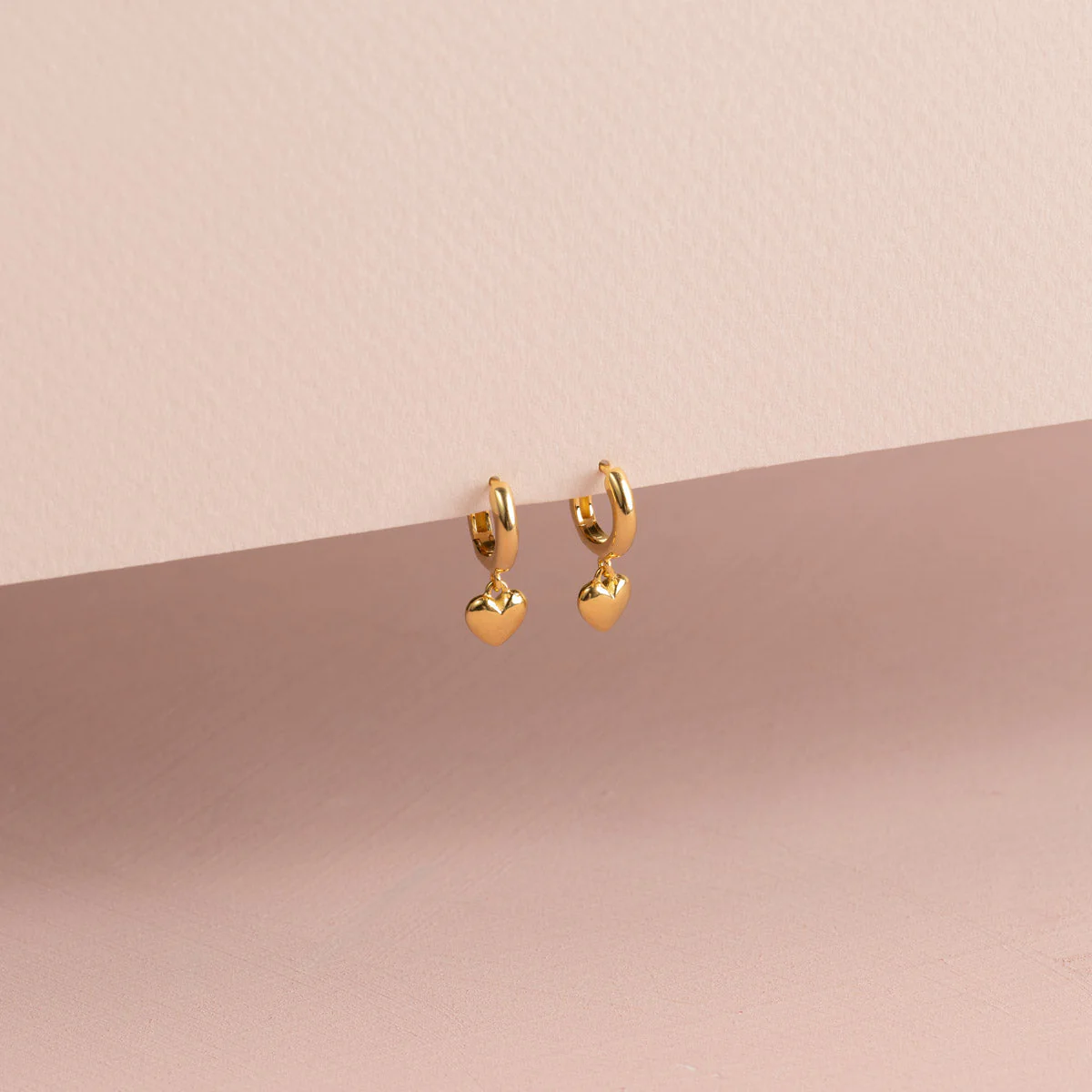 VALENTINA GOLDEN HUGGIE EARRING - Image 6