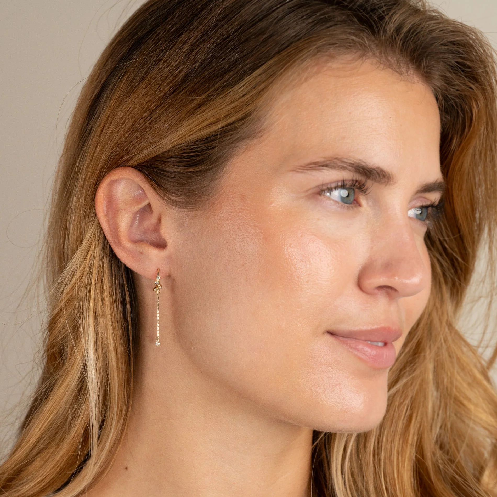 VALERIE WHITE TOPAZ SOLID GOLD EARRING - Image 7