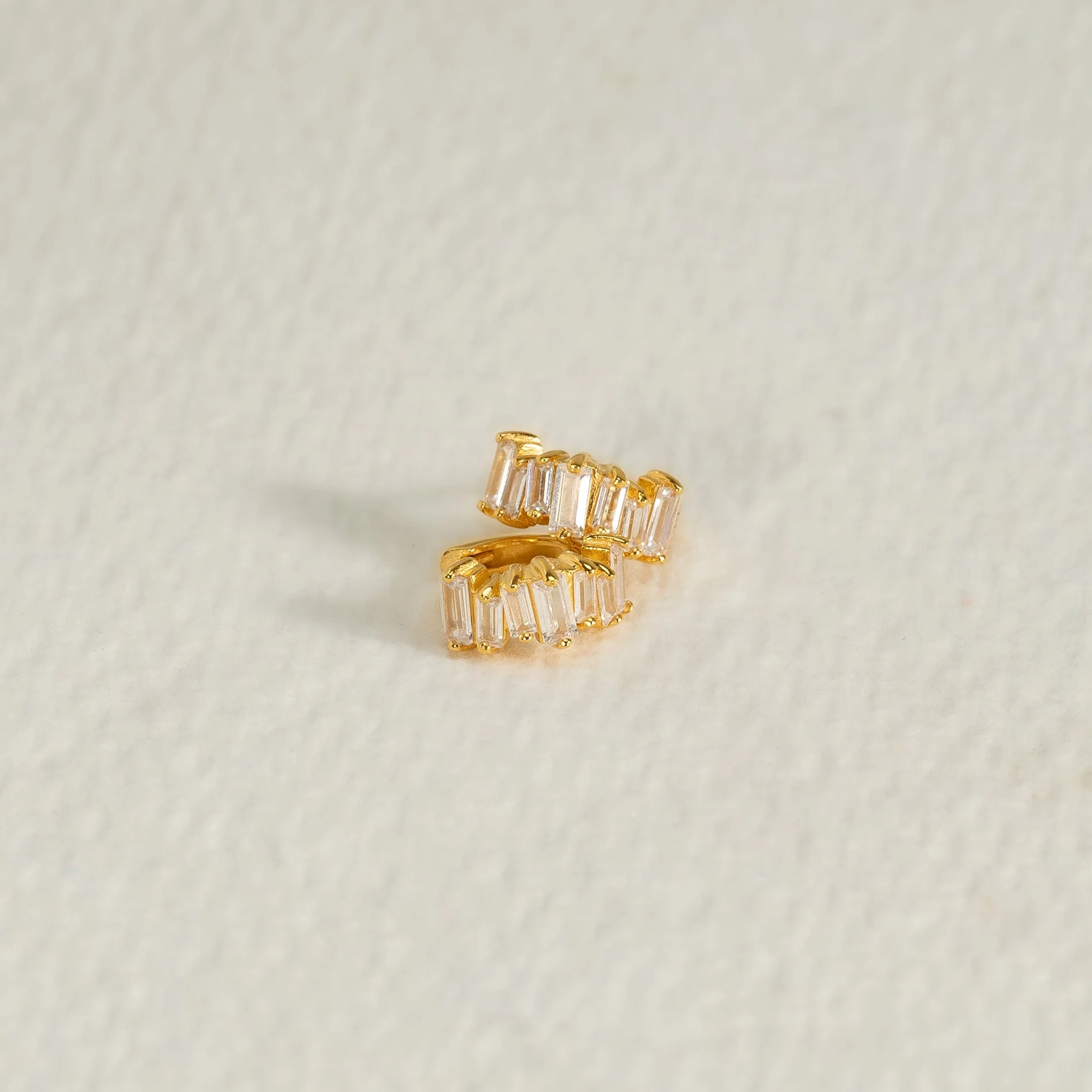 VANESSA CRYSTAL GOLDEN CREOL EARRING - Image 5